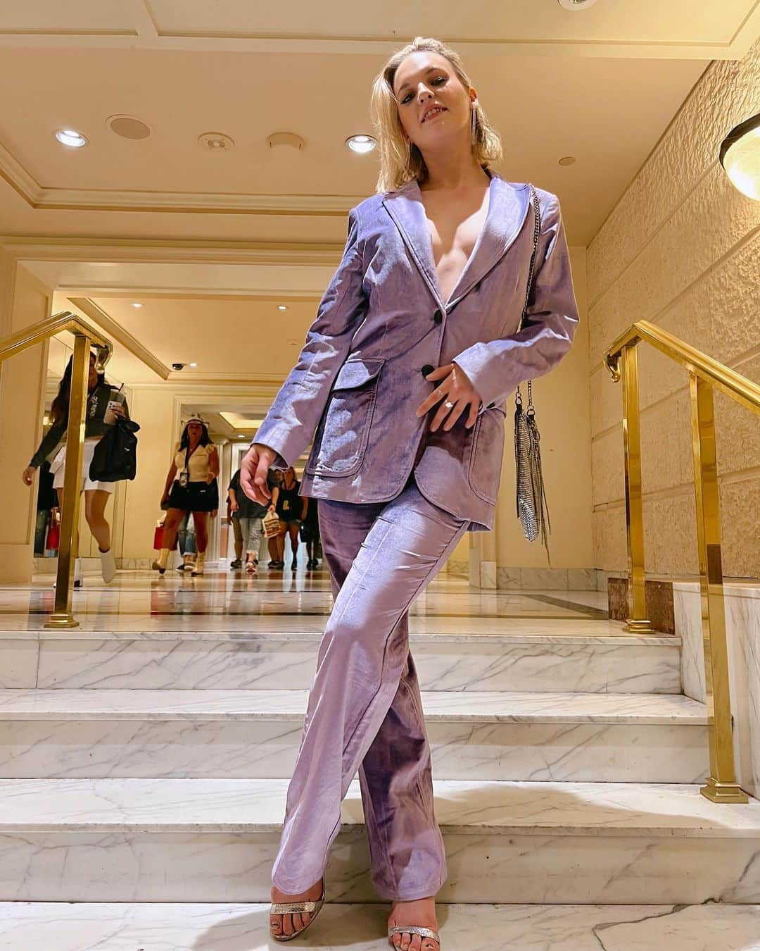 Addison Moffettのインスタグラム：「Yes I know, I look good in a suit.」