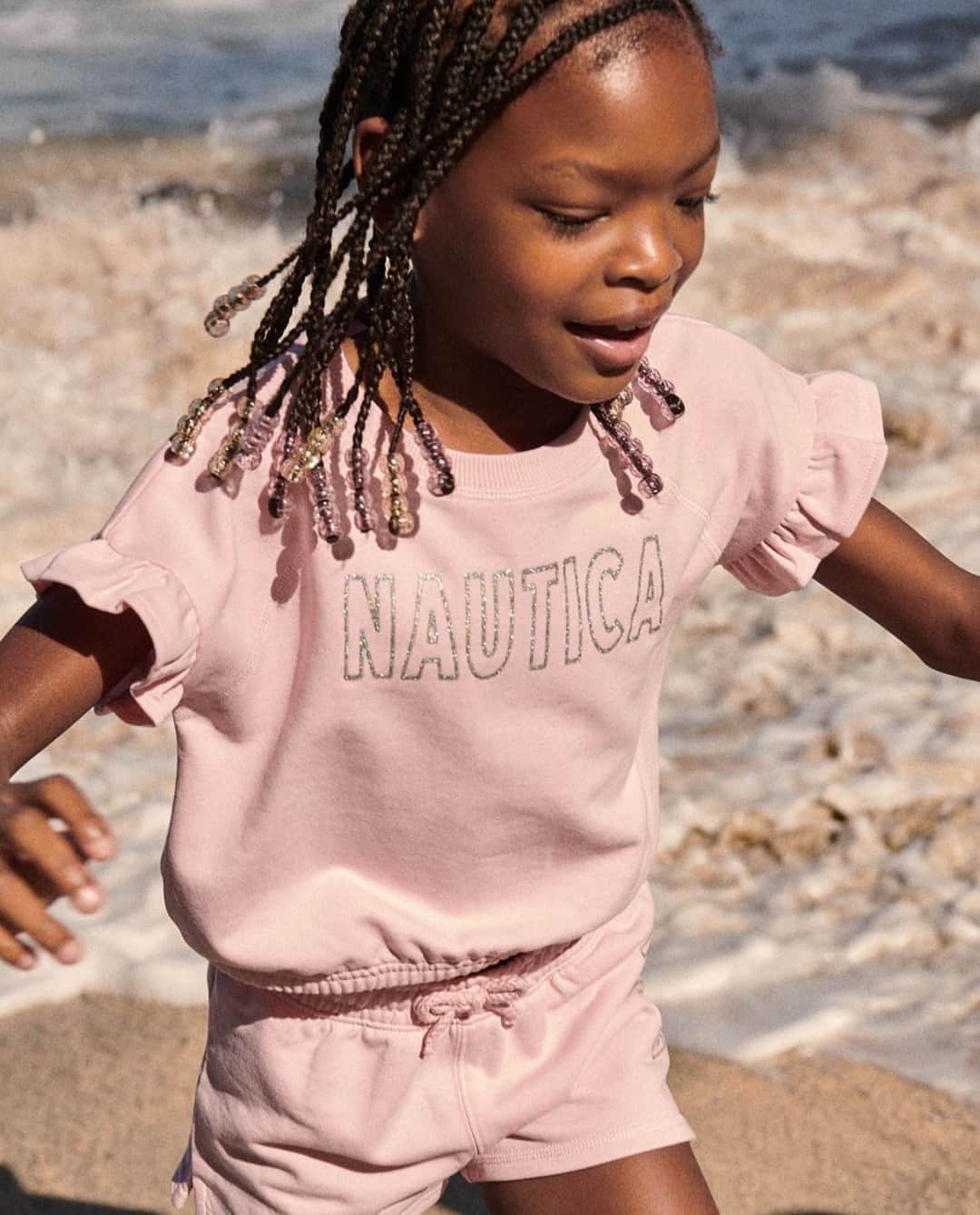 ノーティカさんのインスタグラム写真 - (ノーティカInstagram)「Brighten up your child's summer wardrobe with pops of pink & glitter✨」7月11日 7時43分 - nautica