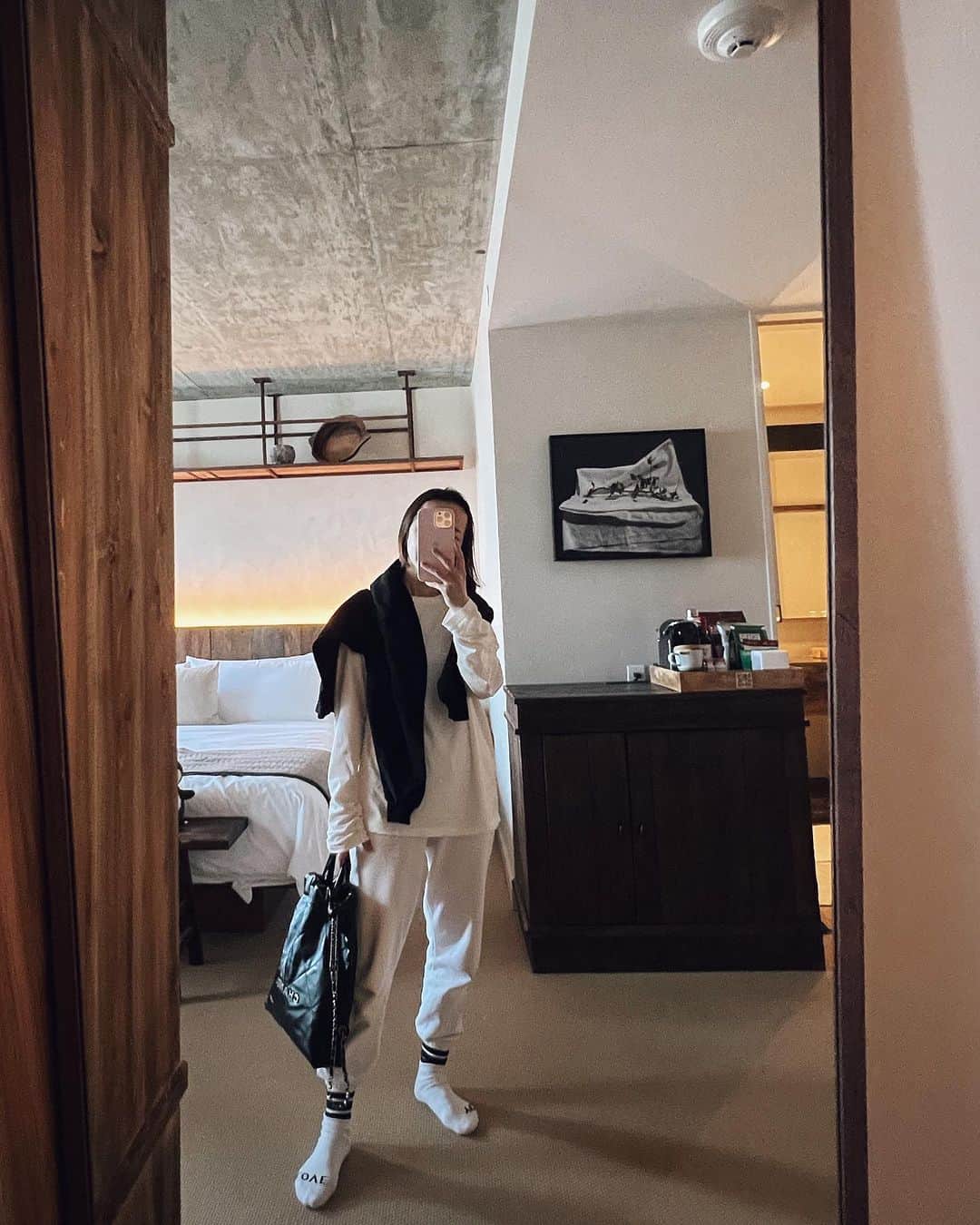 翁安芸のインスタグラム：「@1hotel.weho 🌴♻️🤎  #losangeles #1hotelwesthollywood #la #losangeles #ロサンゼルス」