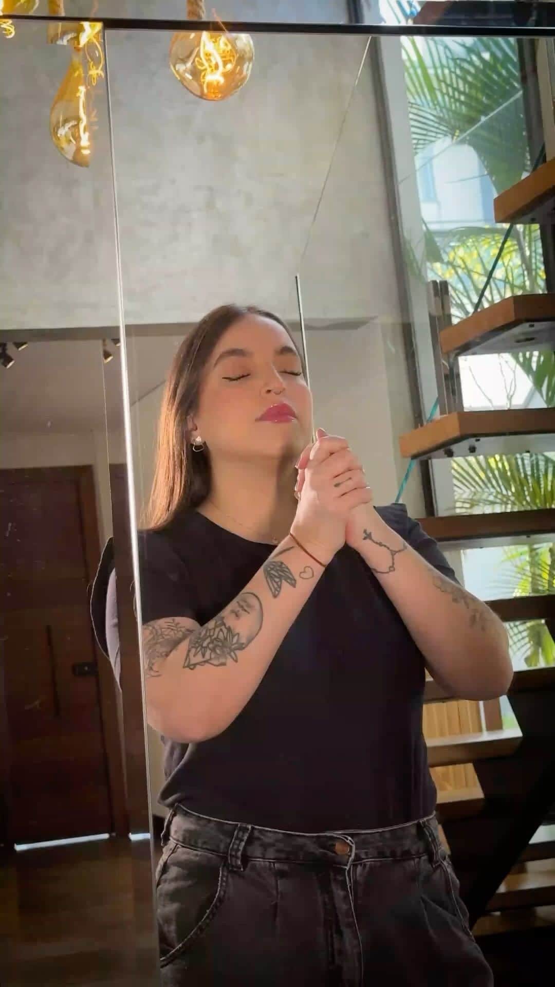 Bruna Unzuetaのインスタグラム：「Quem aí, está preparado para os dois dias do Amazon Prime Day? Serão 48h de muitas ofertas, mas só para quem é membro Amazon Prime! Então corre que ainda dá tempo de não perder nadinha desse show de ofertas! @amazonbrasil #PrimeDay #publi」