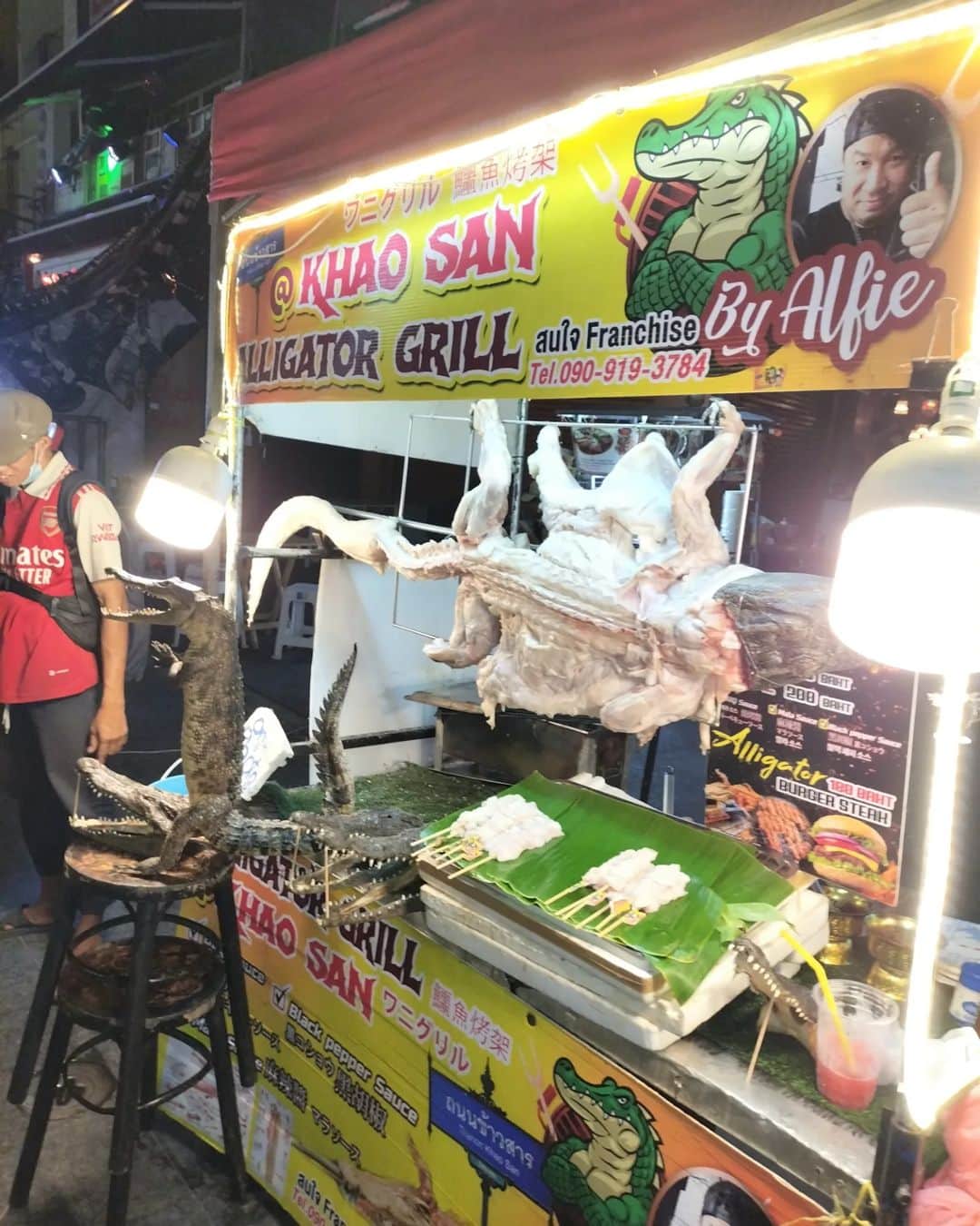 Loxyさんのインスタグラム写真 - (LoxyInstagram)「コップンカー!🇹🇭bangkokは☔スコール激しくて、🌂持ち歩かないとずぶ濡れになります。  トゥクトゥク気軽に乗れて便利!  大好きなタイ料理🍽️が毎日食べれて幸せ♥  タイ料理にはthai🍺  🇹🇭🇹🇭🇹🇭🇹🇭🇹🇭🇹🇭🇹🇭🇹🇭  #バンコク#タイ#旅行#スコール#thai#bangkok #trip」7月11日 8時28分 - dancerloxy