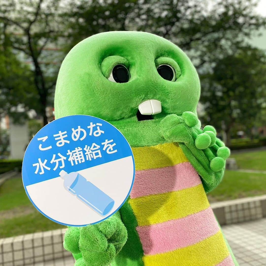 ガチャピンのインスタグラム：「おはよー！暑い！」