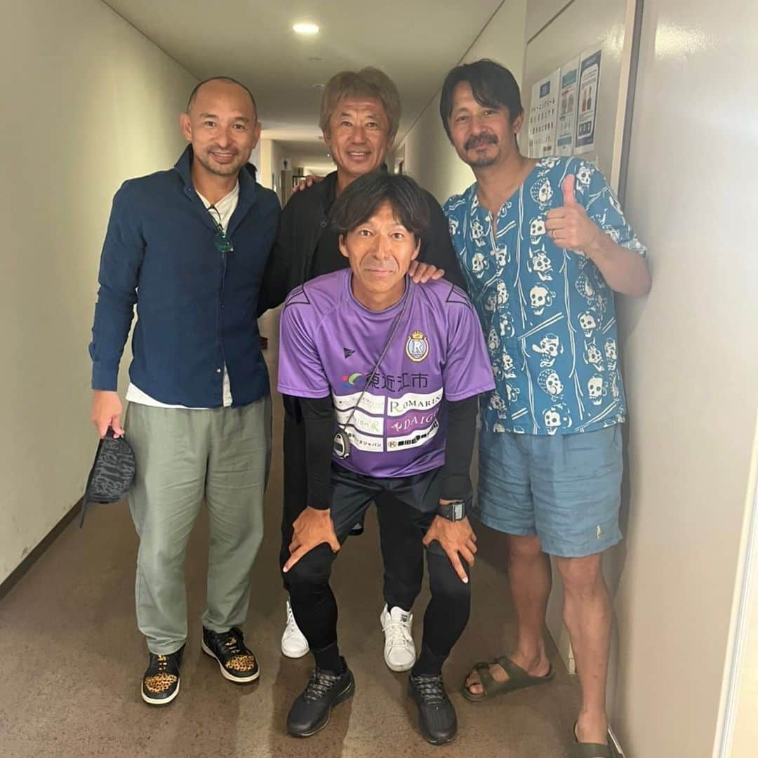 石塚啓次のインスタグラム：「緑の仲間達！ やっぱグランドで会う方がしっくりくるね！  #三浦泰年 #菊池利三 #山田卓也  #石塚啓次 #YouTube #宵宵祇園  #yoiyoigion  #ブエナビスタデポルテ #buenavistadeporte #バルセロナ」