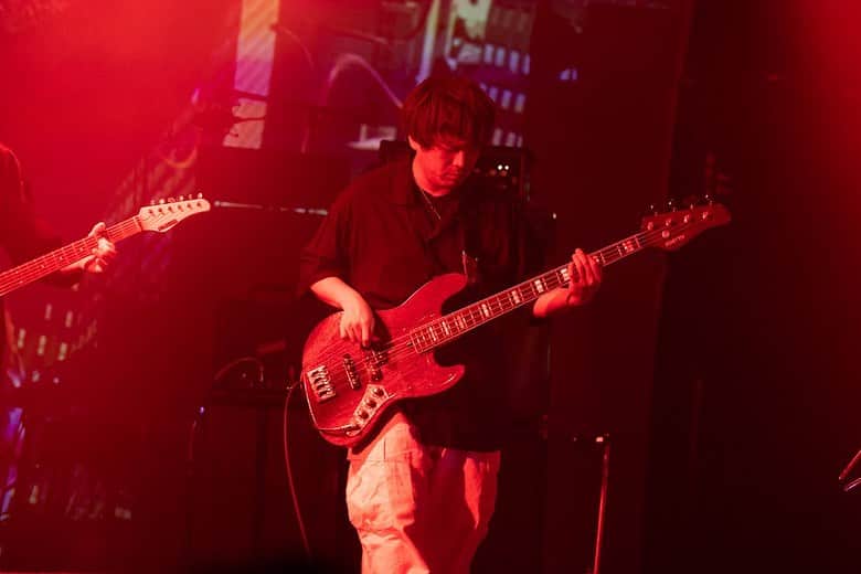 井澤惇のインスタグラム：「渋谷クアトロにてFake Creatorsでした。  全編イヤモニで初めてやってみたけど、演奏パフォーマンスがあがるので、これはこれで楽しいね。  Misi Ke最高に声も人もいい子だった！また一緒に演奏できるといいな。  photo by @you_camera_」