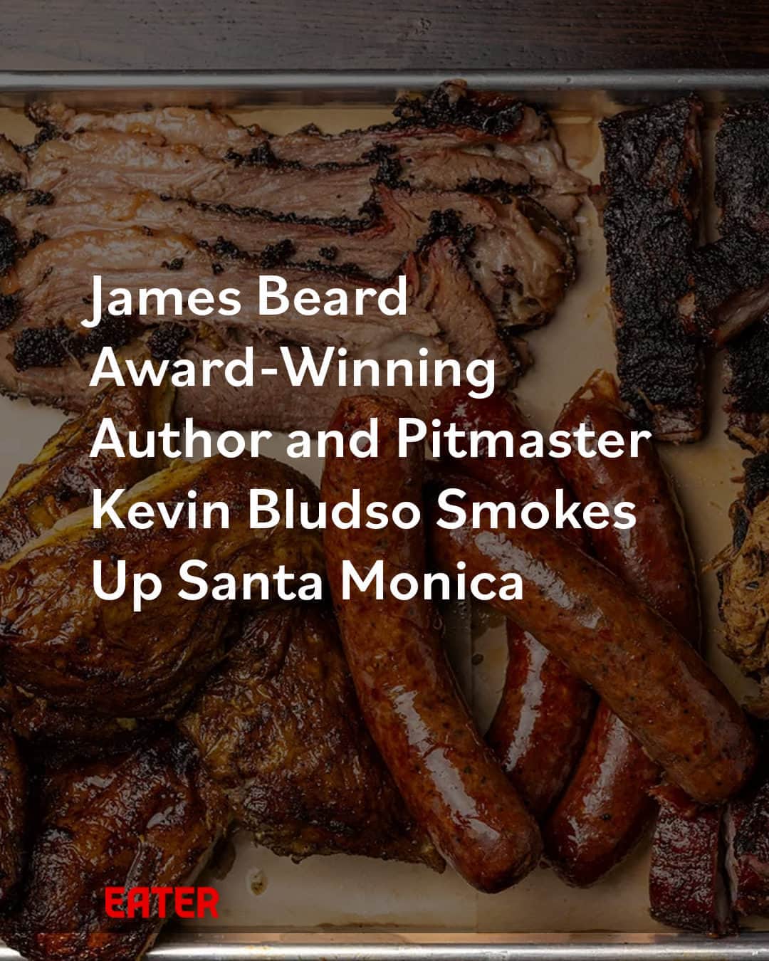 のインスタグラム：「It’s early July and opening day at Bludso’s BBQ (@bludsosbbq) in Santa Monica. A lunch crowd fills up the 100-seat interior while a smaller group gathers outside to surround owner and Texas-style pitmaster Kevin Bludso (@kevinbludsobbq). Bludso’s business partner James Starr, a group of family, friends, and Santa Monica officials close their eyes and bow their heads while reverend Kevin Anderson under Pastor Victor Green’s New Bethel Missionary Baptist Church in South LA utters the following words, “Heavenly Father, we ask that you bless this building and the hands that prepared the food.”  Reverend Kev is also a Los Angeles city attorney who grew up with Bludso in Compton, coming here to pray for and support his longtime friend. Though eyes remain shut as the reverend continues the prayer, smiles abound at one of Southern California’s biggest restaurant openings of the year. Inside Bludso’s Santa Monica, excitement radiates from every corner. The atmosphere is by design, according to Bludso.  Click on the link in bio to read about the exciting new restaurant from Kevin Bludso in Santa Monica, written by Eater LA reporter Mona Holmes (@monaeats).  📸: @wonhophoto」
