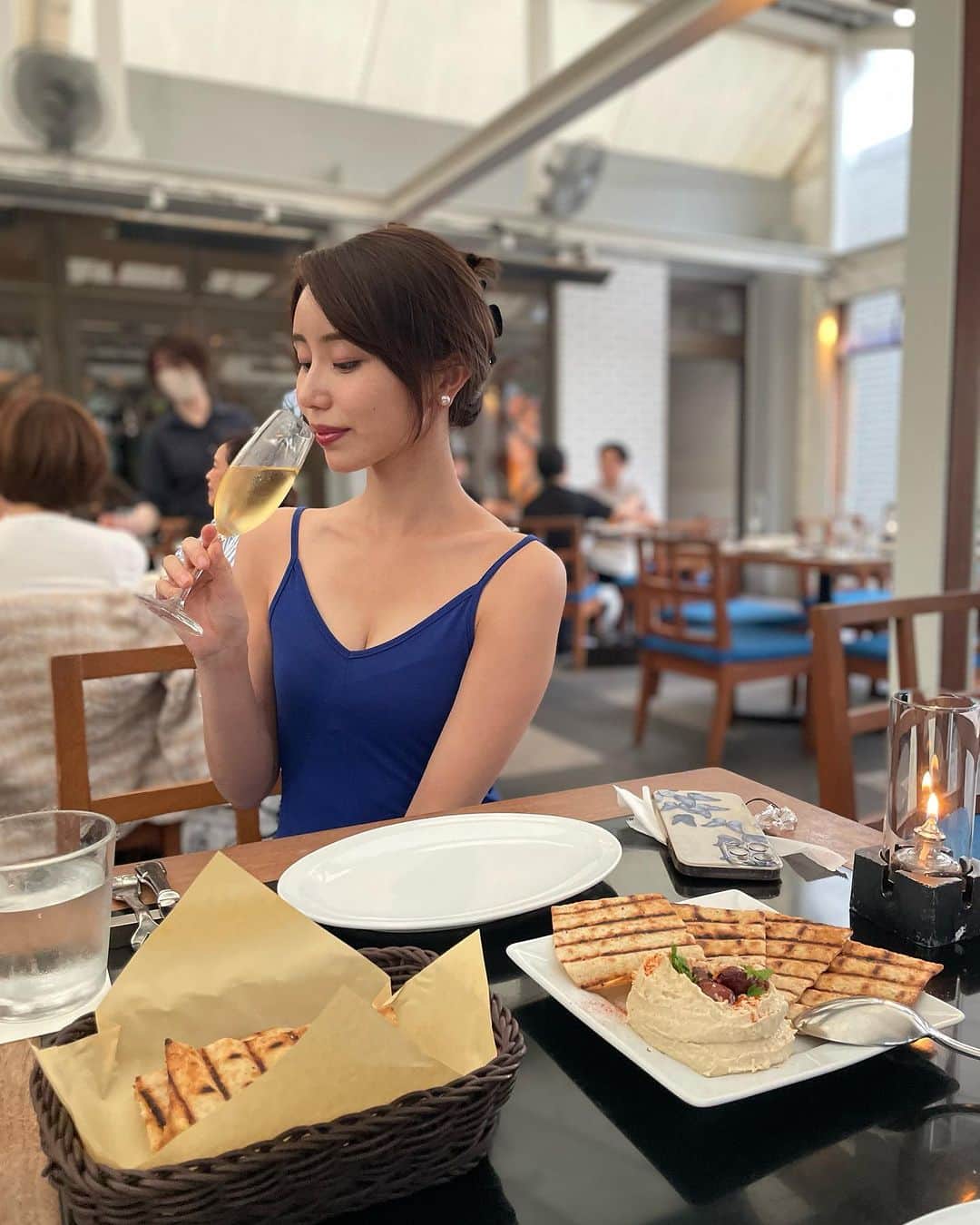 奥山夏織さんのインスタグラム写真 - (奥山夏織Instagram)「#CICADA でご飯✨久しぶりに行ったけど店内がやっぱり素敵だった❤️テラス席はこれからの時期暑くなってくるかもだけど、オススメです🎵そしてCICADAはご飯も地中海料理で珍しくてとっても美味しいんです❣️ ハムスとホタテのリゾットは是非頼んでもらいたい一品です✨ ・・・ #シカダ #CICADA #表参道ご飯 #表参道グルメ #グルメ #夜ご飯 #女子会 #表参道カフェ #表参道ディナー #リアル虫歯ポーズ」7月11日 9時44分 - okuyama_kaori