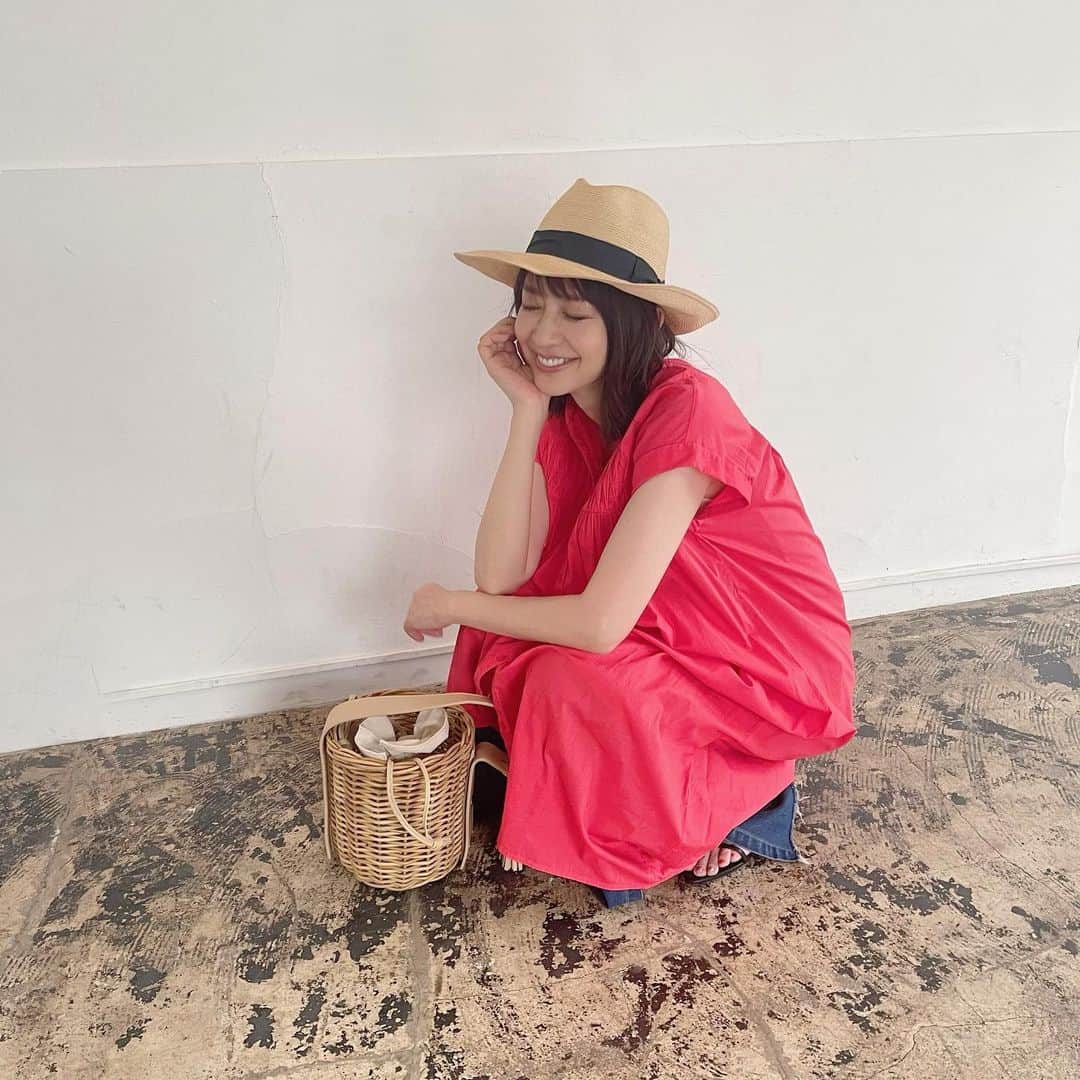 森口瑤子さんのインスタグラム写真 - (森口瑤子Instagram)「. . 外に出るのに勇気がいる暑さだったりする。  . #夏生まれですけどなにか」7月11日 9時52分 - yokomoriguchi_official