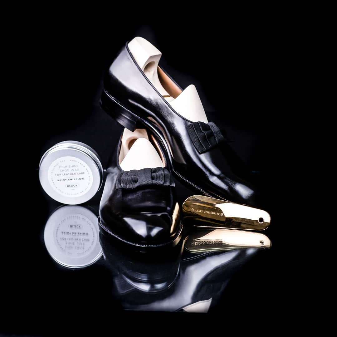 サンクリスピンのインスタグラム：「Whether for a wedding, an evening at the opera or a summer soiree in the South of France; whenever the dress code demands black tie, you’ll need the appropriate footwear.⠀⠀⠀⠀⠀⠀⠀⠀⠀ ⠀⠀⠀⠀⠀⠀⠀⠀⠀ Our advice; don’t just follow the dress code, transcend it…⠀⠀⠀⠀⠀⠀⠀⠀⠀ ⠀⠀⠀⠀⠀⠀⠀⠀⠀ Discover our collection of black tie shoes online.⠀⠀⠀⠀⠀⠀⠀⠀⠀ ⠀⠀⠀⠀⠀⠀⠀⠀⠀ #shoes #handmadeshoes #madetoorder #mtoshoes #bespokeshoes #handwelted #shoeporn #madebyhand #shoestagram #agentlemanschoice #onlyforgentlemen」