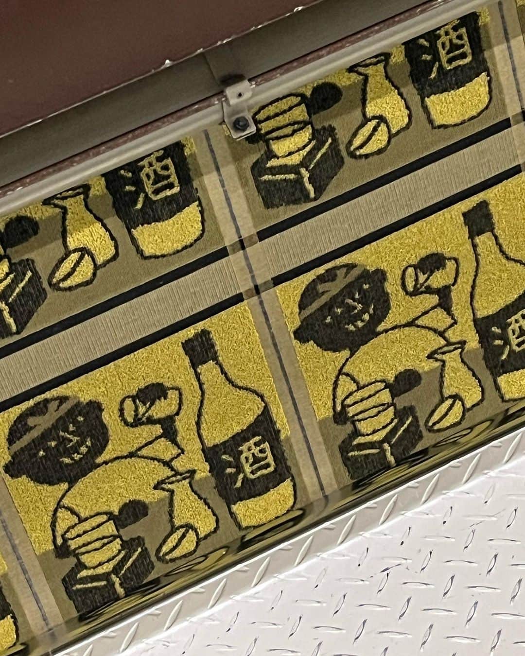 石川奈津紀さんのインスタグラム写真 - (石川奈津紀Instagram)「【タオル美術館】 先日、愛媛と香川に行ってきました。 タオル美術館、とっても見ごたえあった〜！ そして美しかった。 展示されているお酒のタオル、販売してくれないかな🍶 @towelmuseum  * #愛媛観光 #今治観光 #四国旅行  #タオル美術館 #唎酒師 #唎酒師アナウンサー #酒飲みタオル欲しい  ちなみに娘は#みきゃん くつ下」7月11日 10時48分 - natsukiishikawa1011