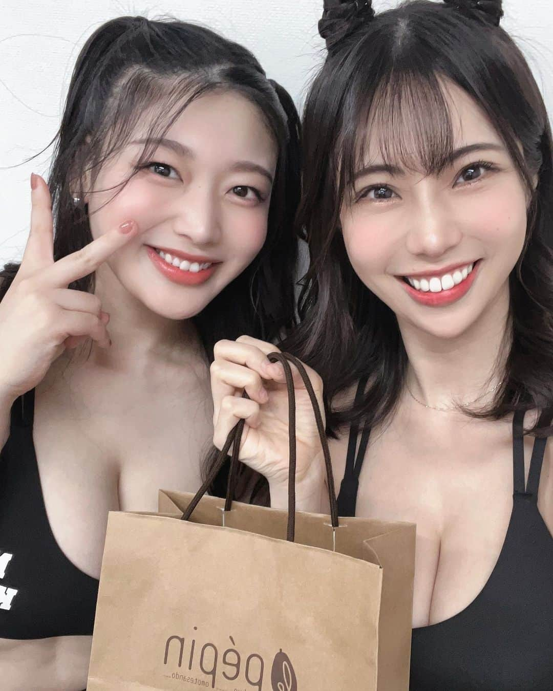 鈴木ふみ奈さんのインスタグラム写真 - (鈴木ふみ奈Instagram)「NO KICK NO LIFE 会場に足を運んで下さった方、配信をご視聴して下さった方ありがとうございました⸜🙌🏻⸝‍🩵  そして選手の皆様お疲れ様でした🥊🔥  ラウンドガールの青山ひかるちゃん、風吹ケイちゃんと髪型の統一感出しました🐻笑  中々しない髪型だけど、たまにはいいよね....?👀💕  ケイちゃんがお誕生日プレゼントくれたの😳心遣いが嬉しかった🥺♡  #NOKICKNOLIFE #青山ひかる ちゃん #風吹ケイ ちゃん」7月11日 11時03分 - fuminasuzuki