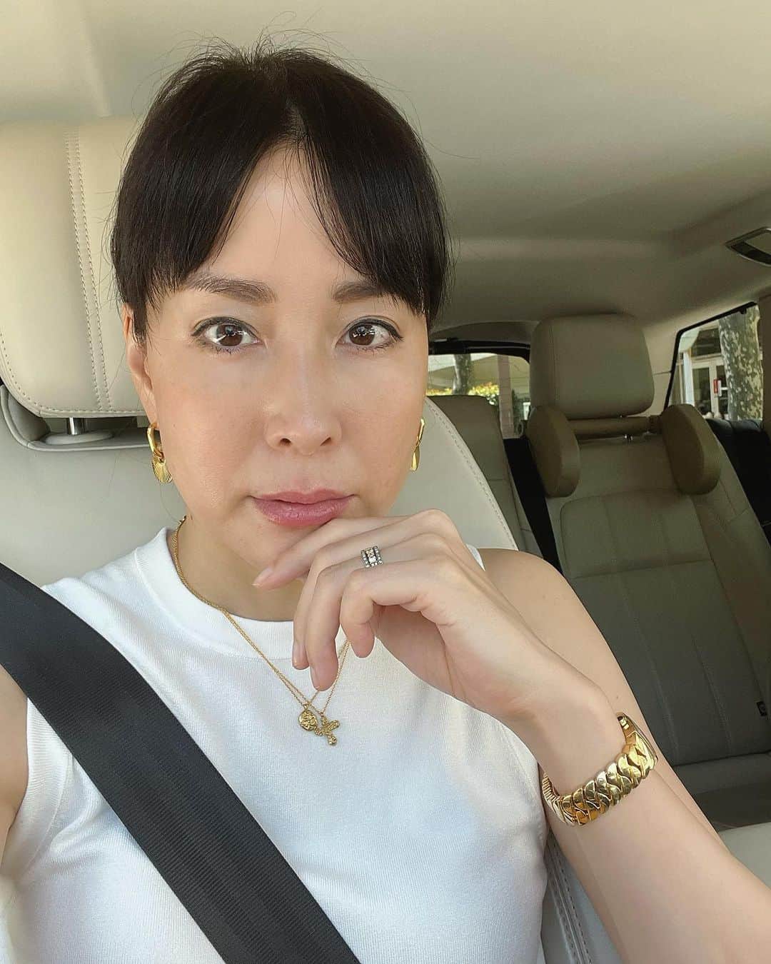のインスタグラム：「おはようございます。  危険な暑さ。 暑すぎて、近場なのに車できたら、パーキングが混み混み。  みんな同じ事考えるよね。  今日もしっかり水分補給を忘れずに！  #パーキング待ち  #猛暑  #毎日水筒持参  #水分補給  #約束に遅刻  #内田恭子  #kyokouchida」