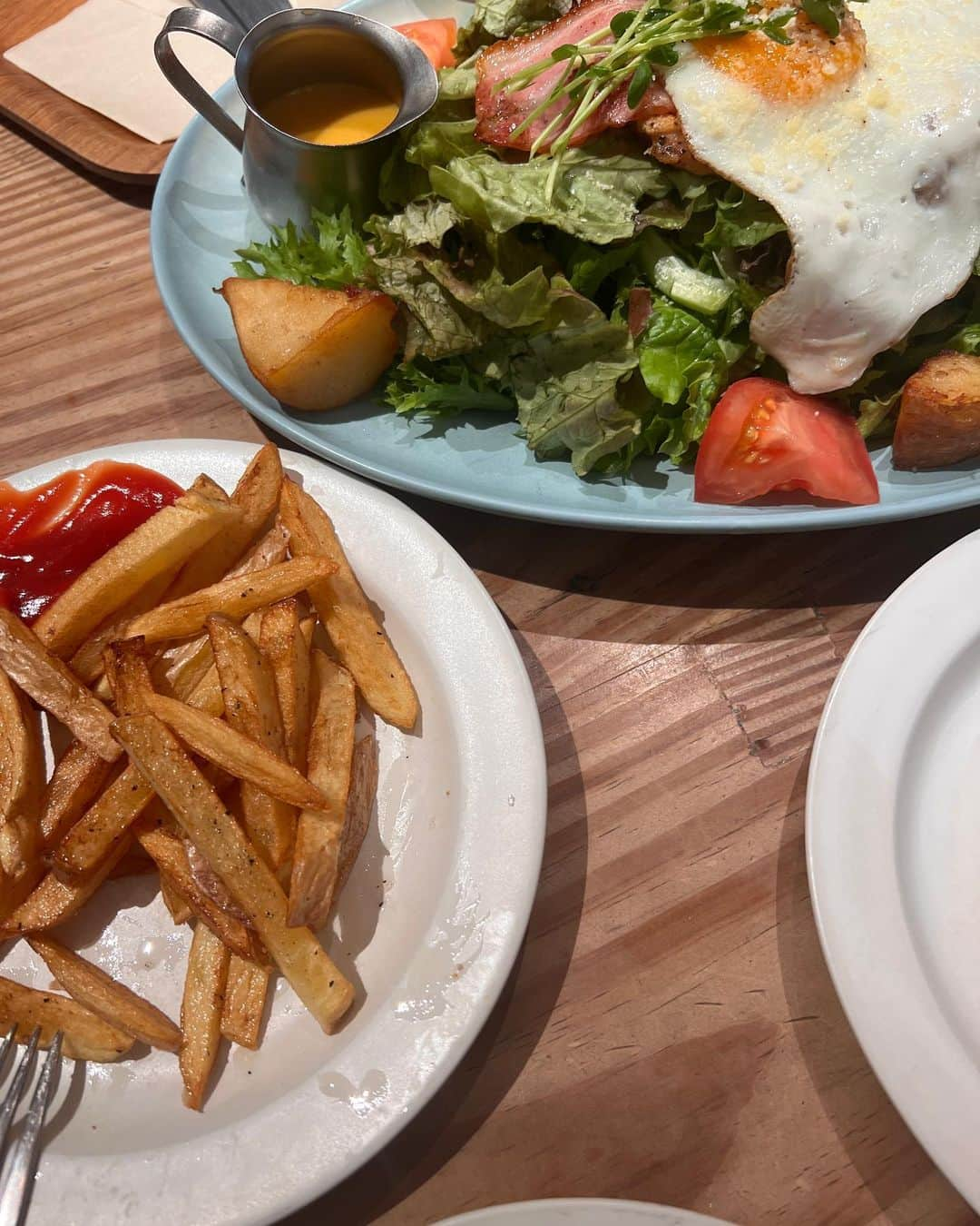 柏木亜季子のインスタグラム：「🍝🍖🐟🦐🍟🍜」