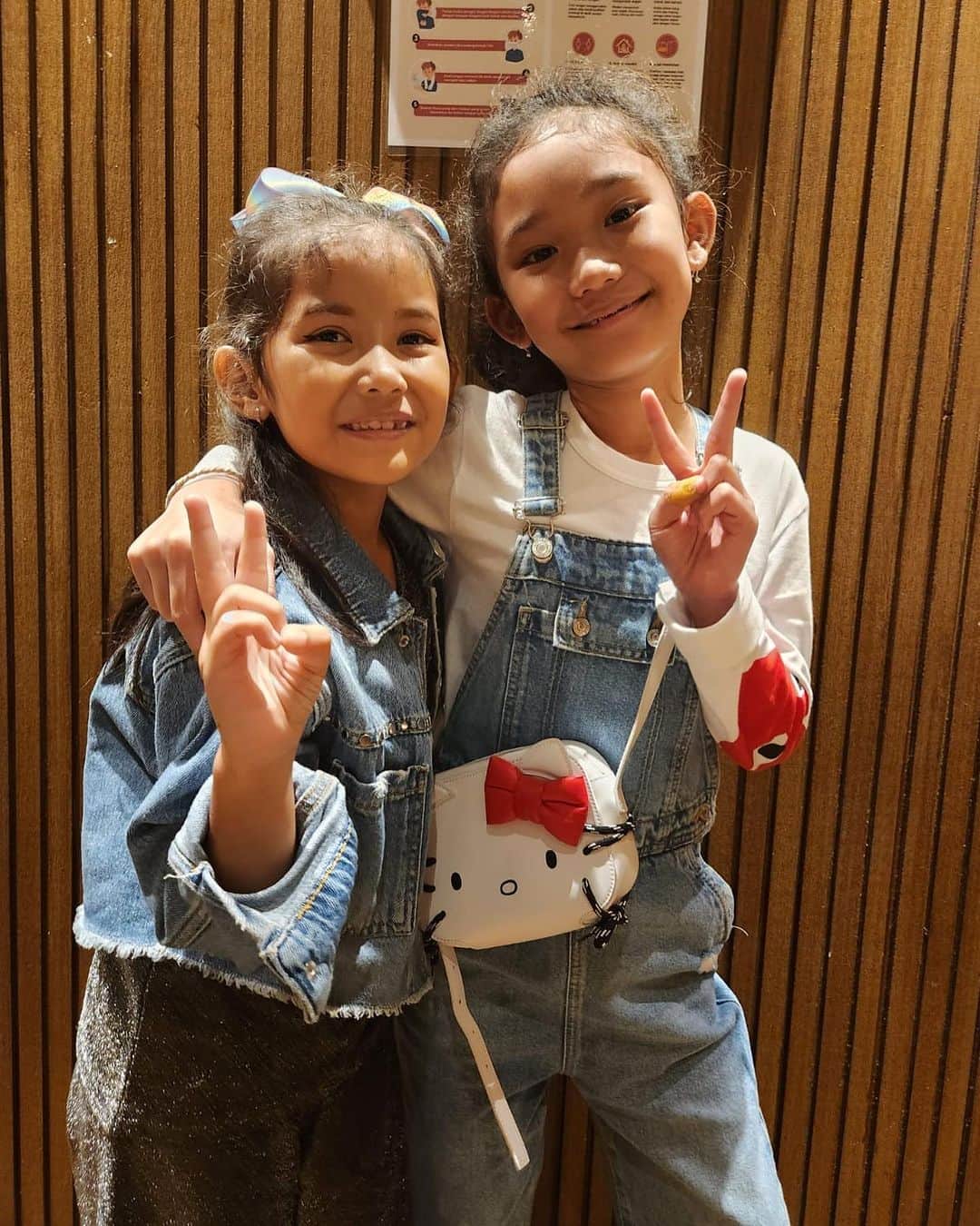 アユ・ティンティンのインスタグラム：「Happy birthday adek keke syg 😍🫶🏻 anak gemesnya mama tiara smg sehat selalu, panjang umur, byk rezeki, selalu jd anak ksygan semua, jd anak sholeha, bahagia, smg apa yg dinginkan terwujud y syg amiinnnn.....luv u🎂🎉💃🎁🎈❤️😘」