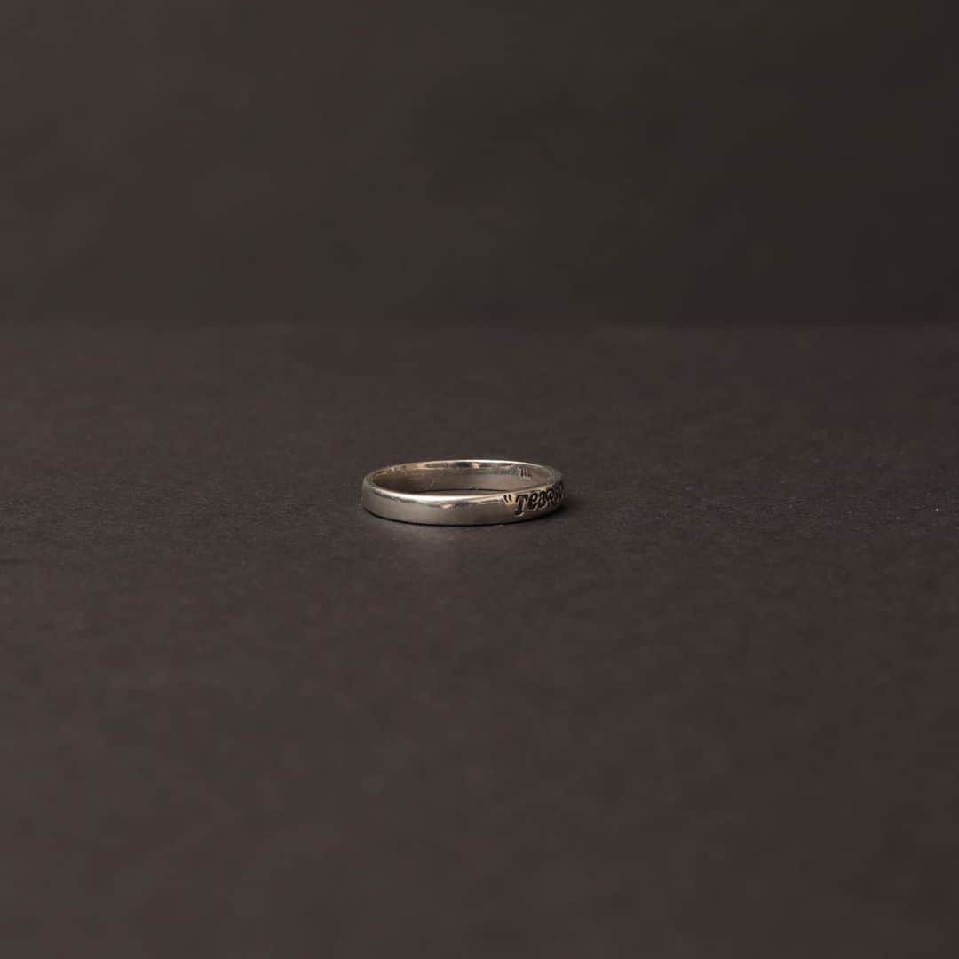 白鳥雪之丞さんのインスタグラム写真 - (白鳥雪之丞Instagram)「"TEARS OF SWAN LOGO MARK SILVER RING" ¥28.000〜¥35.000(tax in)  "TEARS OF SWAN-FONT LOGO MARK SILVER RING" ¥25.000〜¥30.000(tax in)  ブランドロゴマークを刻印し、シルバー925を使用したリングになります。   今週末からの札幌PARCO店頭、official webshopにてオーダー開始ですので宜しくお願い致します😊🏬💻  (LOGO MARK RING) https://tears-of-swan.shop-pro.jp/?pid=175637654  (FONT LOGO RING) https://tears-of-swan.shop-pro.jp/?pid=175637992 ※ 受注生産、号数で価格が変わります、オーダー頂いてから3週間後の発送になります  @tears_of_swan  #tearsofswan  #silverring  #ring #silver  #silver925  #acessorios」7月11日 12時12分 - yukinojoeshiratori