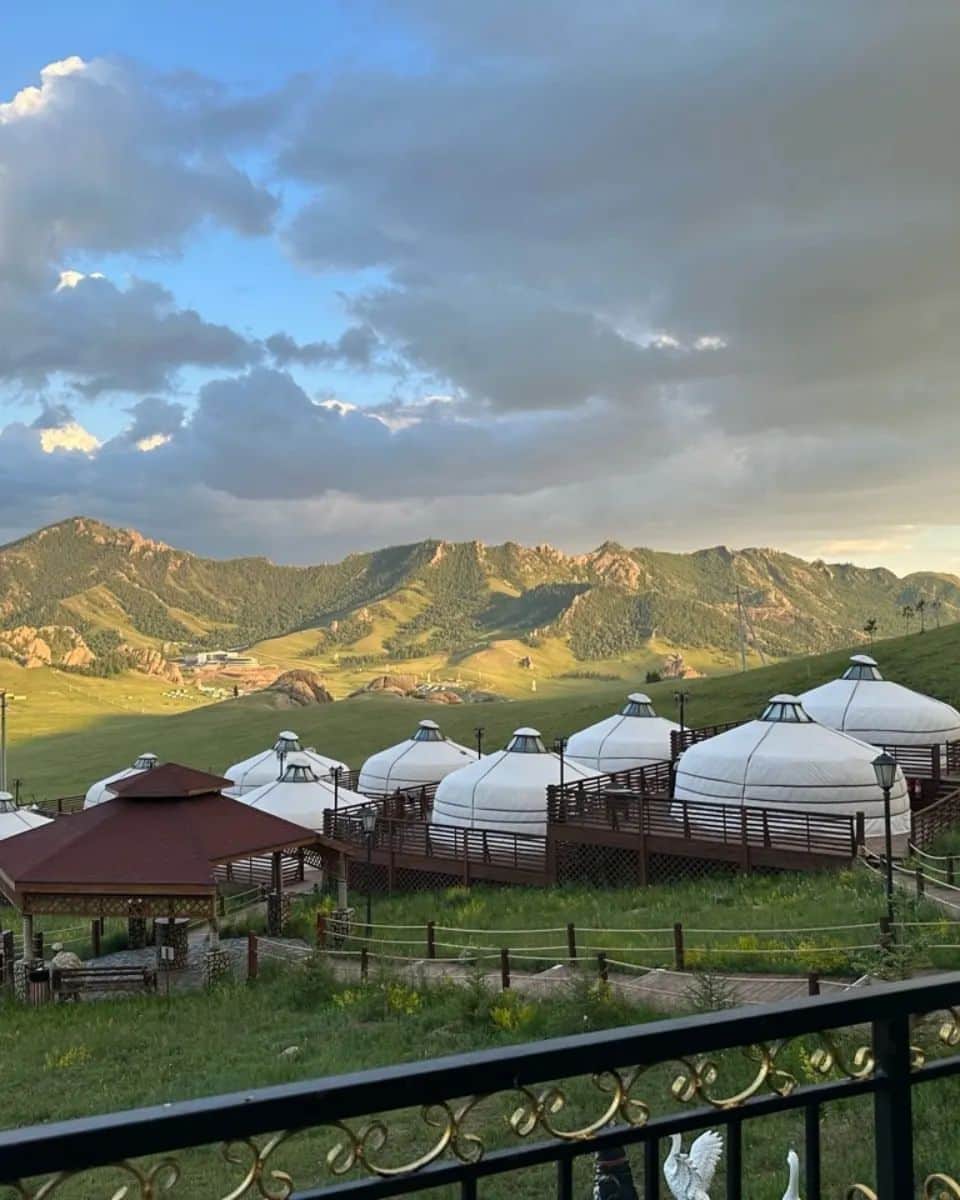 ソン・ジェヒさんのインスタグラム写真 - (ソン・ジェヒInstagram)「몽골 마지막 날  너무나 아름다운 테를지 국립공원 🌲  모두 수고 많으셨습니다🙏」7月11日 12時26分 - songj1211