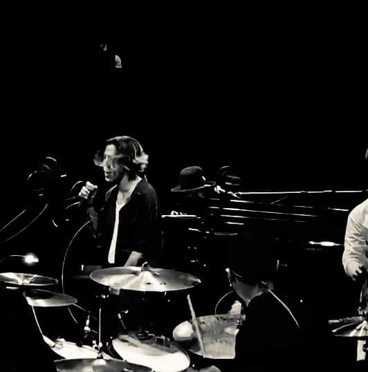 降谷建志のインスタグラム：「Smells like Jazz spirit♥」