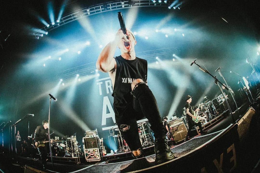 のインスタグラム：「TRIPLE AXE 2023 DAY1 今日も15人で最狂のライブ Photos by @yamada_mphoto」