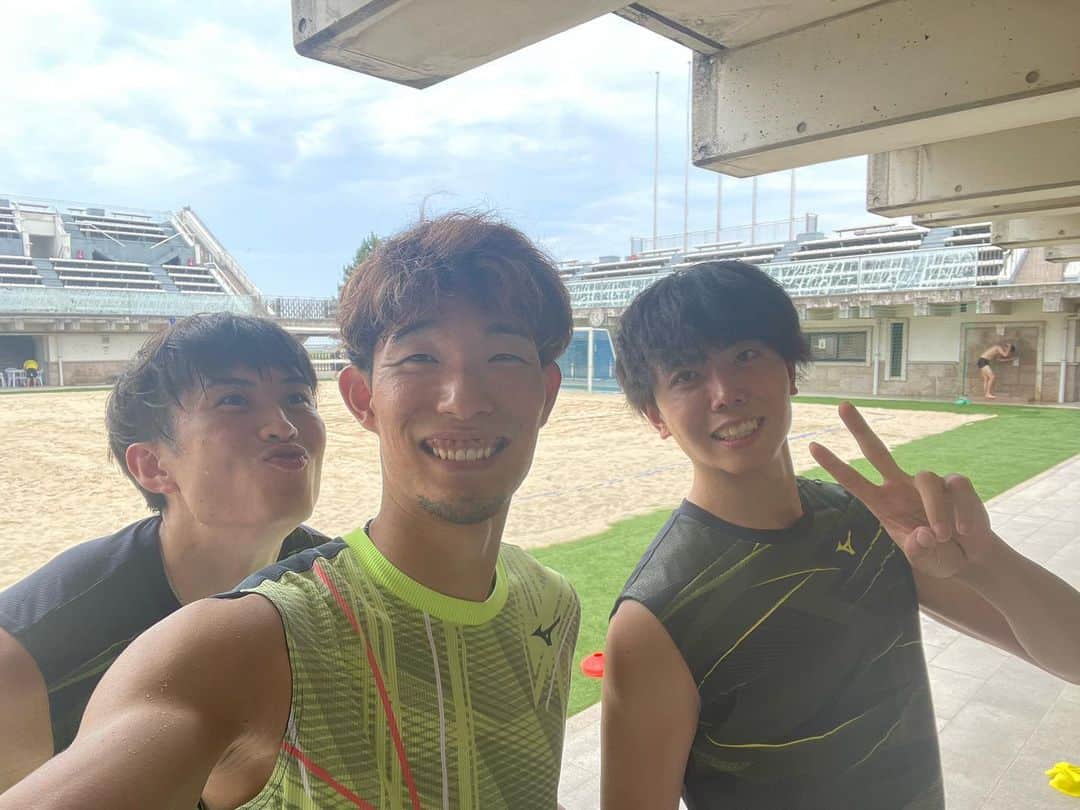 のインスタグラム：「・ 日向変顔しすぎ。 幸也よそよそし。  #重留日向  #鵜野幸也 #樋口裕希 #バレーボール #堺ブレイザーズ」