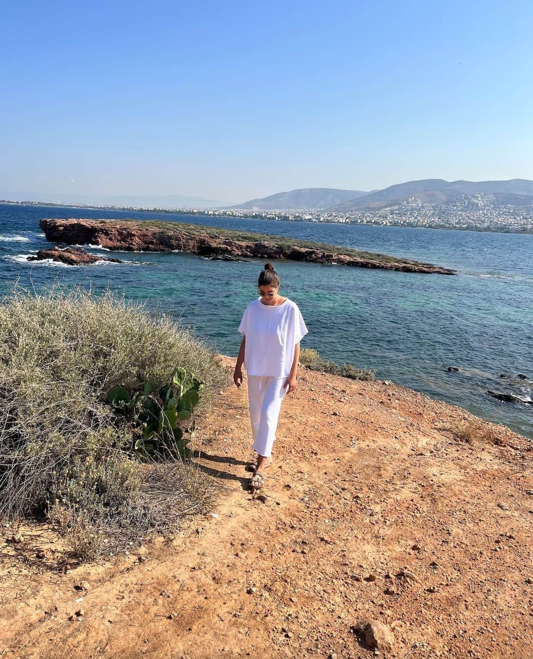 フランク&アイリーンさんのインスタグラム写真 - (フランク&アイリーンInstagram)「The comfy-chic look for the islands and everywhere in between. #FrankandEileen」7月11日 23時01分 - frankandeileen