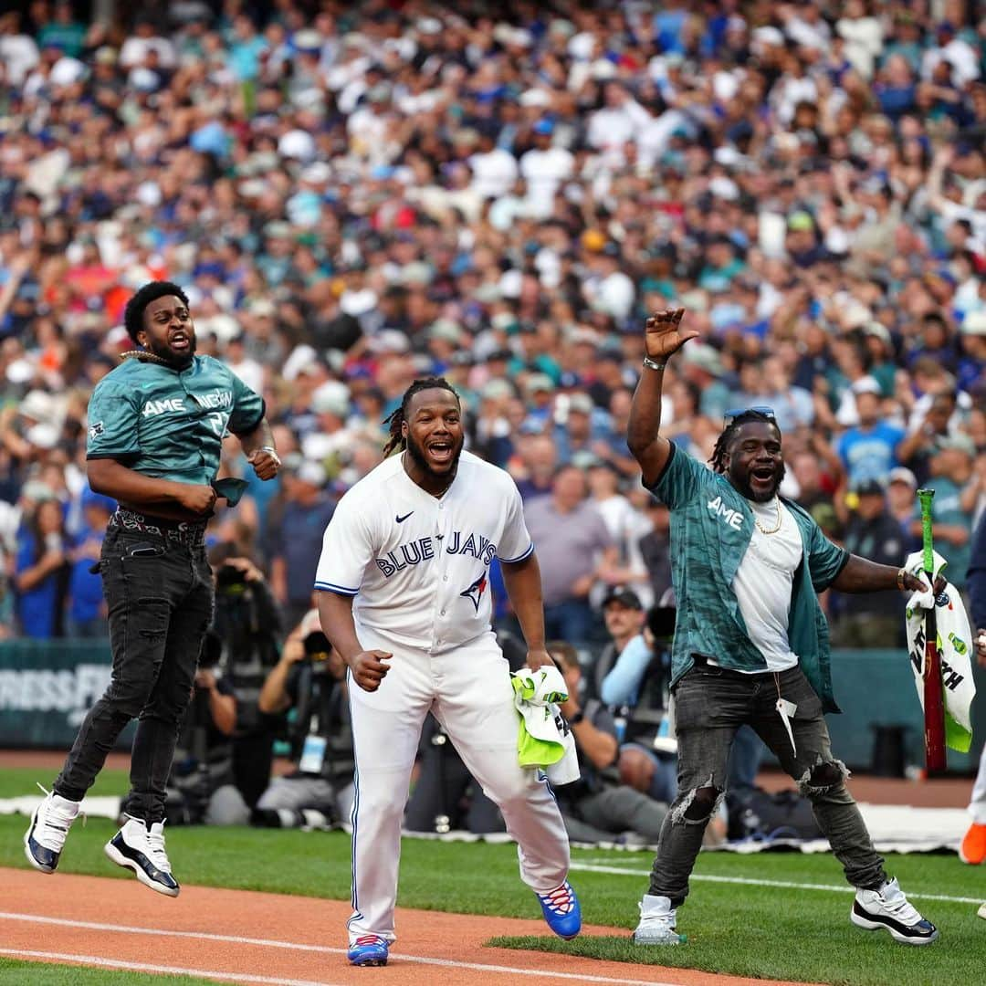 トロント・ブルージェイズさんのインスタグラム写真 - (トロント・ブルージェイズInstagram)「HISTORY for our Prince of #PLAKATA 💥🏆 #HRDerby」7月11日 23時08分 - bluejays