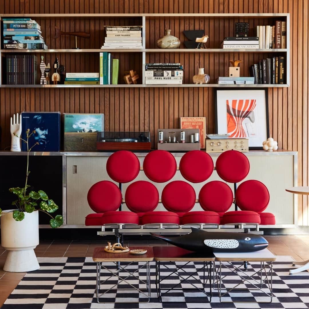Herman Miller （ハーマンミラー）さんのインスタグラム写真 - (Herman Miller （ハーマンミラー）Instagram)「What makes a space a home? Our favorite modern designers believed it’s all in the details—from beautiful yet functional storage to sculptural lighting to wall art that has a story to tell. Head to the link in bio to find accessories that add the right touch of extra comfort, color, and beauty to every room.」7月11日 23時15分 - hermanmiller