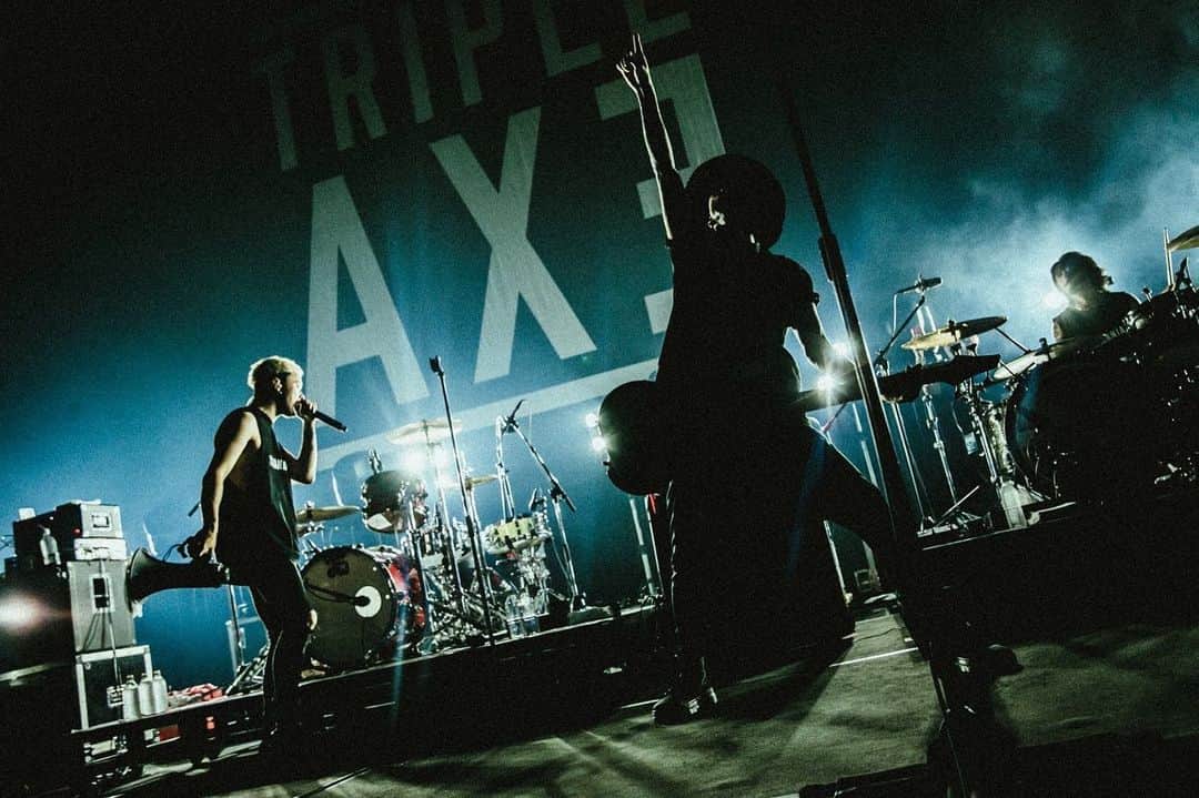 coldrainさんのインスタグラム写真 - (coldrainInstagram)「TRIPLE AXE ONE MAN SHOW 2023 at Zepp Haneda (TOKYO)   Day2⚡️  Photo by @yamada_mphoto   #TAT23 #coldrain #HEYSMITH #SiM」7月11日 23時21分 - coldrain_official