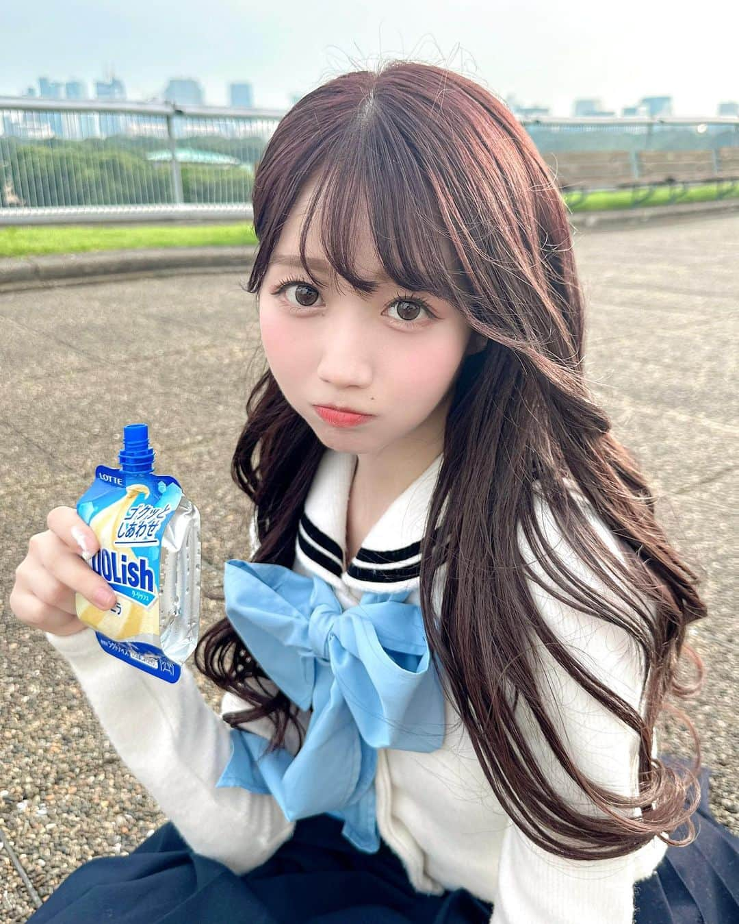 大谷映美里さんのインスタグラム写真 - (大谷映美里Instagram)「「だからとて」オフショ🫧 MVが公開されました〜❕ ちょっと切なくて…好き歌詞がいっぱいあるこの曲🎧🤍 みなさんにも沢山聴いていただきたいです🫶🏻 制服が似合うようにちょっと髪を暗くしてます🍇✨」7月11日 23時24分 - otani_emiri