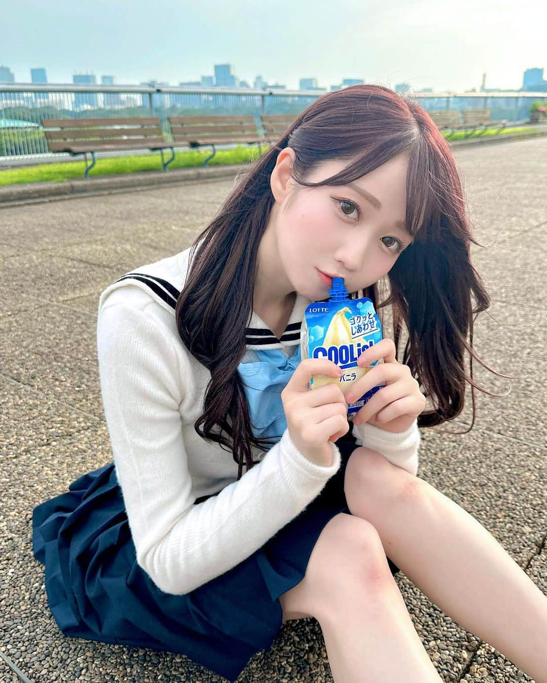 大谷映美里さんのインスタグラム写真 - (大谷映美里Instagram)「「だからとて」オフショ🫧 MVが公開されました〜❕ ちょっと切なくて…好き歌詞がいっぱいあるこの曲🎧🤍 みなさんにも沢山聴いていただきたいです🫶🏻 制服が似合うようにちょっと髪を暗くしてます🍇✨」7月11日 23時24分 - otani_emiri