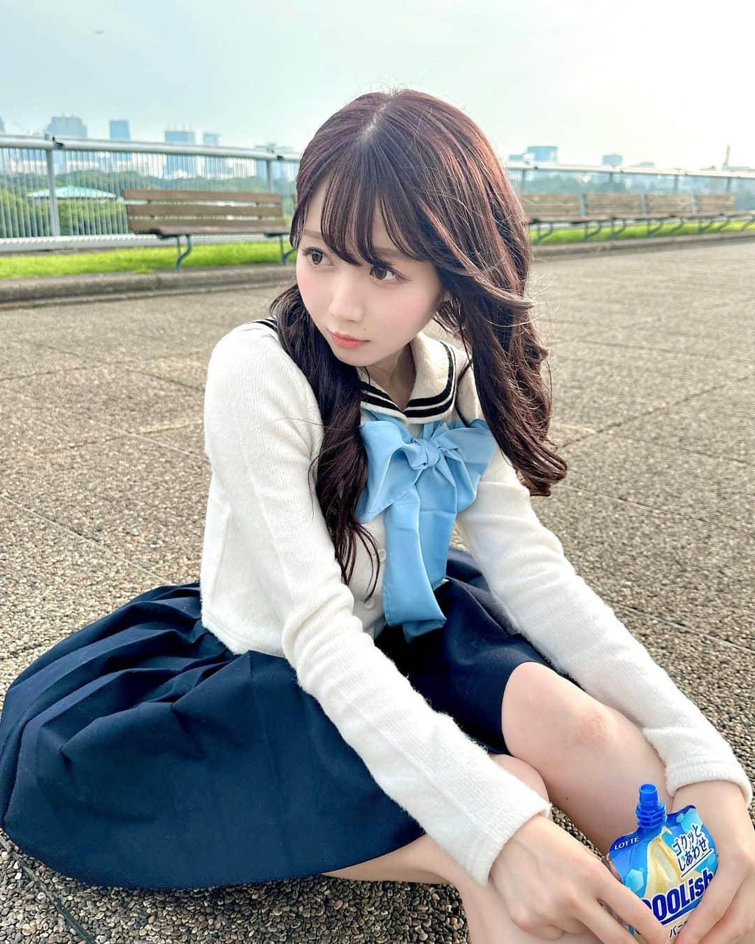 大谷映美里さんのインスタグラム写真 - (大谷映美里Instagram)「「だからとて」オフショ🫧 MVが公開されました〜❕ ちょっと切なくて…好き歌詞がいっぱいあるこの曲🎧🤍 みなさんにも沢山聴いていただきたいです🫶🏻 制服が似合うようにちょっと髪を暗くしてます🍇✨」7月11日 23時24分 - otani_emiri