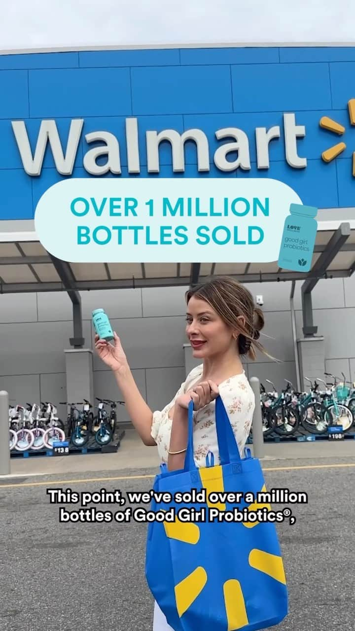 ロー・ボスワースのインスタグラム：「Launching @lovewellness into @walmart has been a dream come true! I’m so grateful for the opportunity to share Love Wellness and our mission with so many more women 💙」