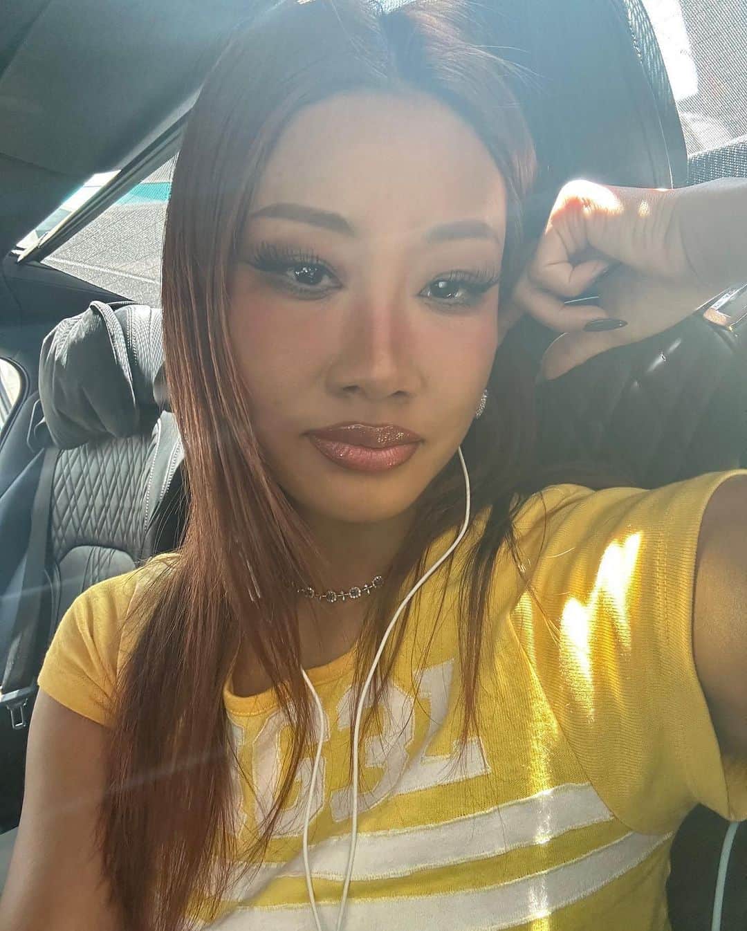 YOONのインスタグラム：「𝑺𝒆𝒍𝒇𝒊𝒆 𝒅𝒖𝒎𝒑 𝒋𝒖𝒔𝒕 𝒃𝒆𝒄𝒂𝒖𝒔𝒆 😌🤳🖤 Good girls go to heaven, baddies go errrrrrrwhere」