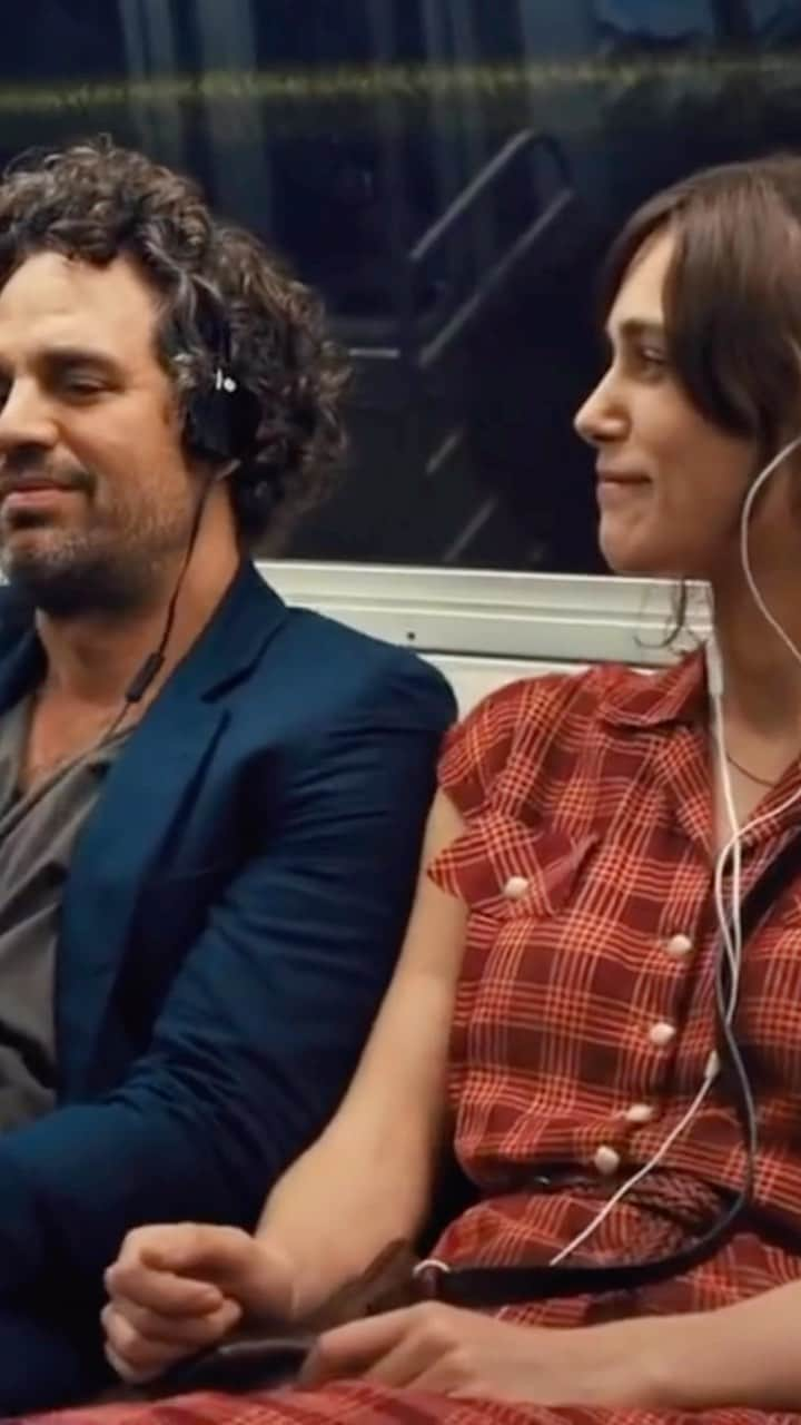 マーク・ラファロのインスタグラム：「10 years ago. What a great time we had on #BeginAgain. A love song to NYC. Glad it wasn’t the days of AirPods. You had to sit closer to each other to share a tune back then.」