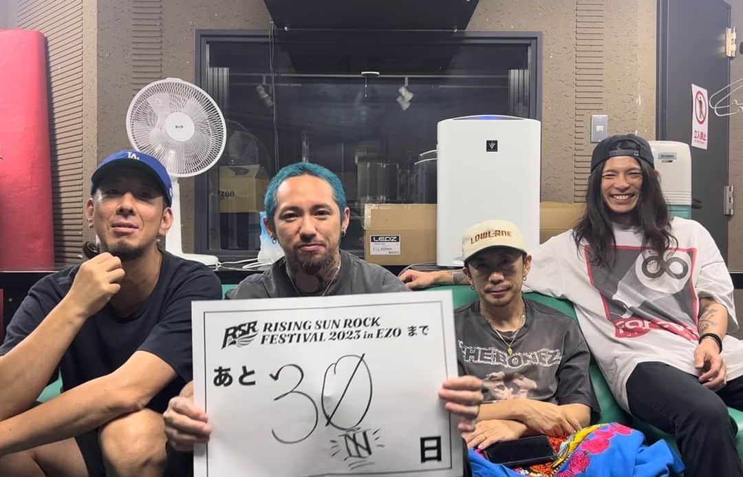のインスタグラム：「RISING SUN ROCK FESTIVAL 2023 in EZO  開催まであと ＼30日／  【The BONEZ】 @the____bonez 8月12日  RED STAR FEILD 25:10〜 出演！  #RSR23 #RSRアーティストカウントダウン #TheBONEZ  #骨から気合い」