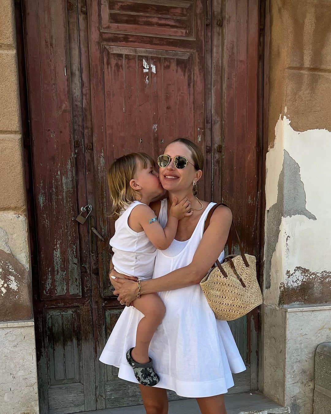 ペニーレ・タイスベックのインスタグラム：「Vacay mood🫶🌴🐬🐚」