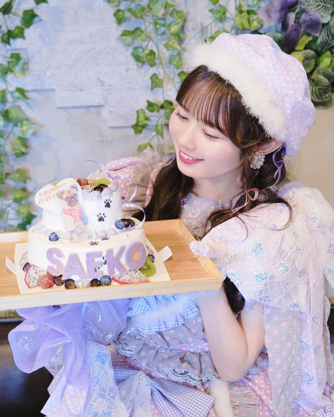 近藤沙瑛子のインスタグラム：「インスタの方でお礼言えてなかったので…🌷´-  改めて、7/9の生誕祭🎂 会場まで来てくれた方、配信を観てくれた方、本当にありがとうございました！  きっと皆も、当日を楽しみにしていてくれたり、たくさん準備をしてくれたりしたのかなって思います🐶💭 愛をいっぱい感じて、周りの人達に恵まれて、嬉しい時も辛い時も、傍に居てくれる人がこんなにいるんだなって幸せでした 何度やっても慣れないなあ、、(っ ̫ ; ˘)  今年も真面目に元気に楽しく、アイドル頑張ります໒꒱ 𓏸*˚  またブログとかでも書くね✎」