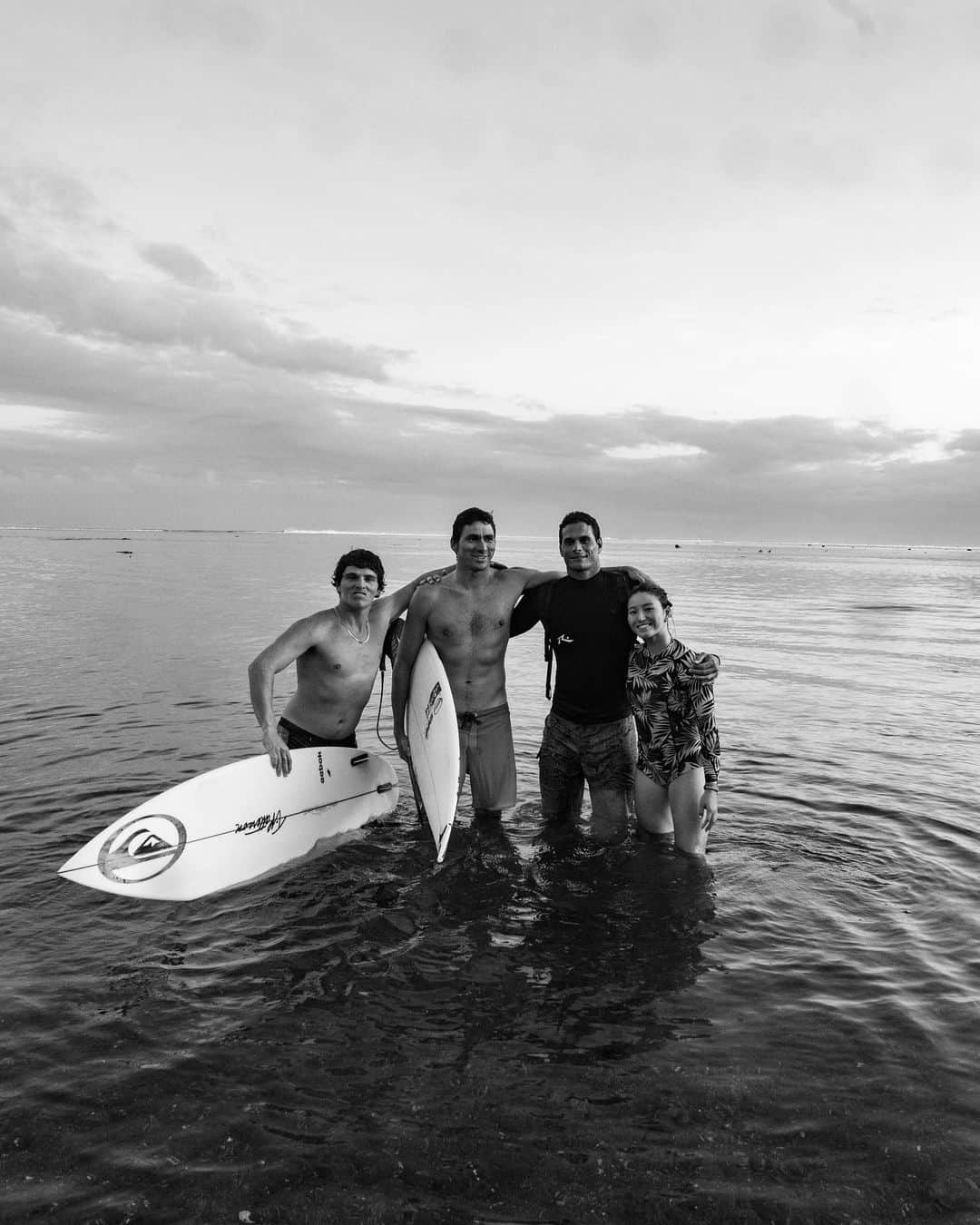 松田詩野さんのインスタグラム写真 - (松田詩野Instagram)「ISA training camp at Teahupo’o🌴🔥🎞️  Best team!🙌❤️ Thank you so much for everything @isasurfing and Thanks to all the locals for sharing the amazing waves!🫶🏽🙏🏻☀️  Photo: @javipostigo   #tahiti #teahupoo」7月11日 15時51分 - shinomatsuda