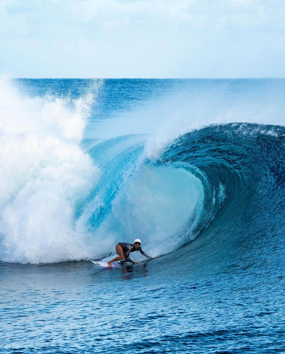 松田詩野さんのインスタグラム写真 - (松田詩野Instagram)「ISA training camp at Teahupo’o🌴🔥🎞️  Best team!🙌❤️ Thank you so much for everything @isasurfing and Thanks to all the locals for sharing the amazing waves!🫶🏽🙏🏻☀️  Photo: @javipostigo   #tahiti #teahupoo」7月11日 15時51分 - shinomatsuda