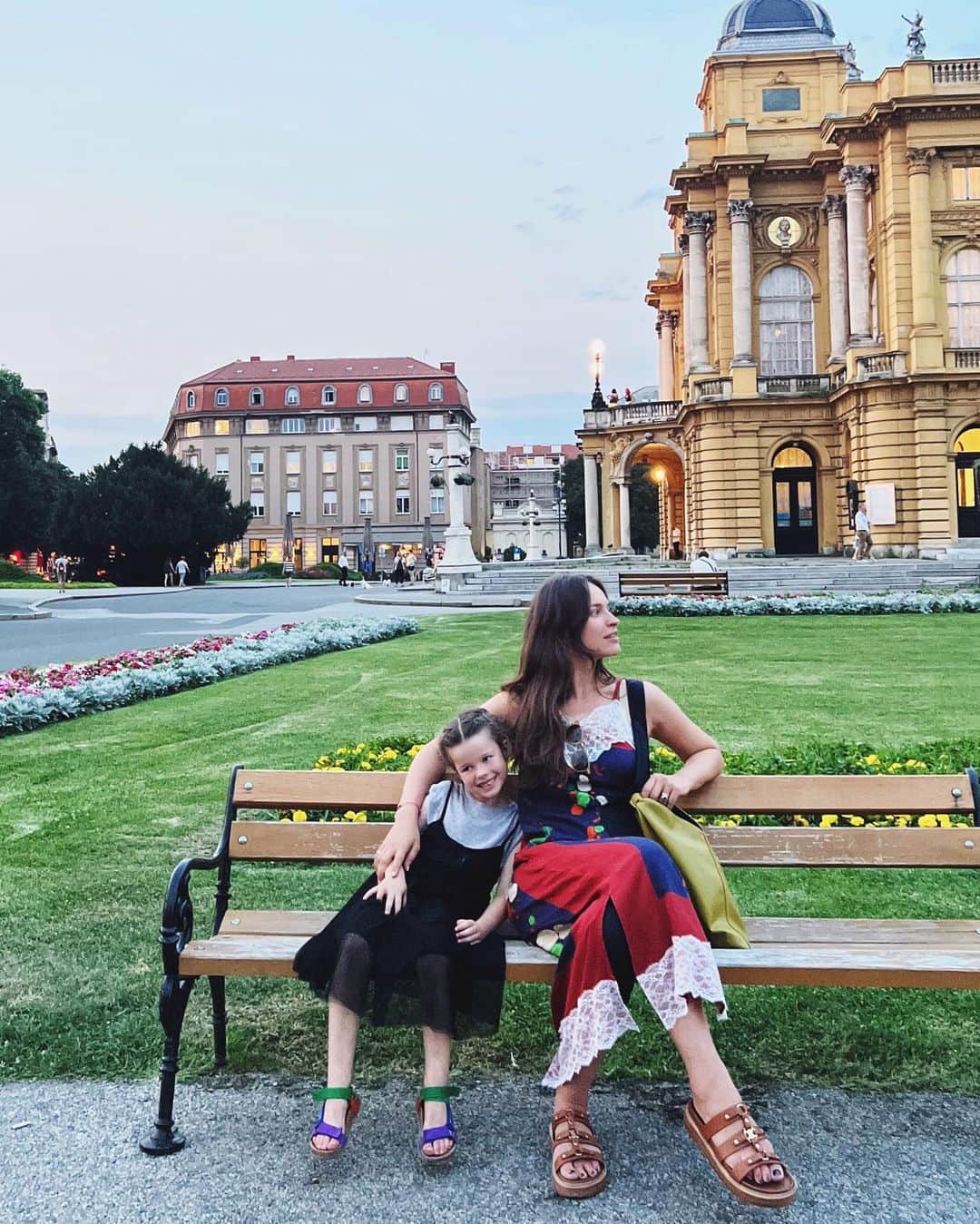 リュプカ・ゴイッチのインスタグラム：「#zagreb💙😊🌟🌟🌟🌟🌟」
