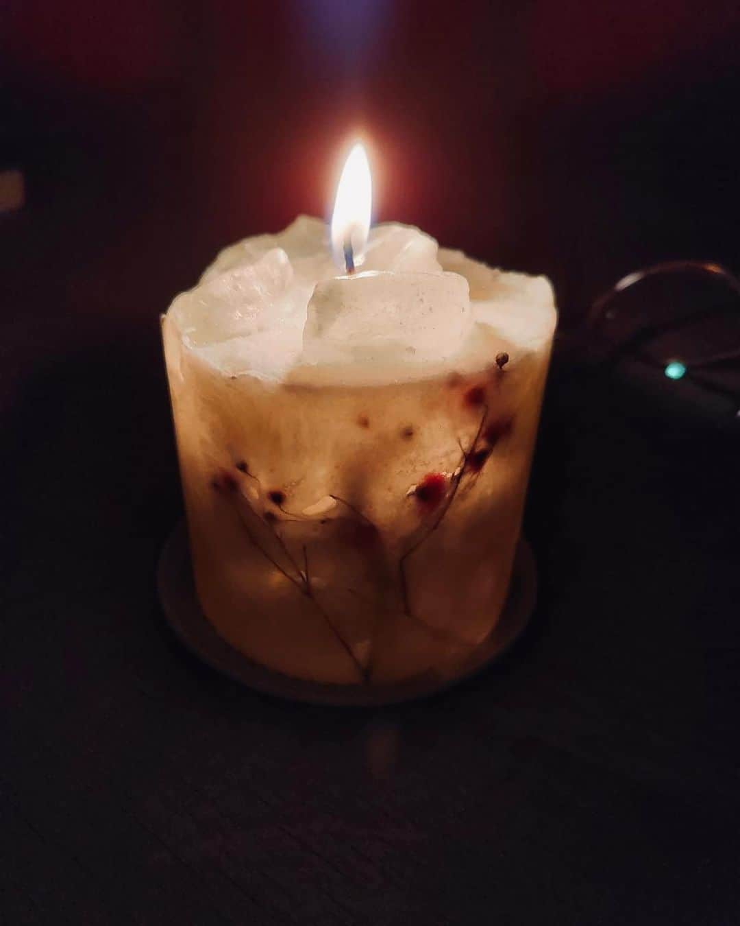 ジュンペイさんのインスタグラム写真 - (ジュンペイInstagram)「.  MINAI POP UP ......... & CANDLE NIGHT . 2人で話題のキャンドルを見に行ってきました . 4階がCANDLE BAR、5階がPOP UP STORE . 5階のSTOREでキャンドルを見ていたら、マサシさんが来て、気付いてくれたのでお話出来ました . 途中で貴重なキャンドルの作業風景も . 購入するキャンドルを迷っていたら、まさかのタイミングであいのりの鉄平も来店 . そのまま鉄平と4階のBarで軽く飲みました . TVと変わらない、むしろTVより素敵なマサシさんとキャンドルでした . お互いお気に入りのキャンドルにも出会えたし、マサシさんともお話出来たし、まさかの鉄平とも会えたし . 素敵すぎる週末でした🕯 . 隼平×おかよ . #minai #candles #candleartist #lovetransit #ラブトランジット #ラブトラ #Amazonプライム #アマプラ #あいのり #フジテレビ #あいの里  #lovevillage  #netflix  #ネトフリ  #恋愛リアリティショー  #恋リア #恋愛バラエティ  #隼平  #おかよ  #villageメンバー #恋愛リアリティ仲間」7月11日 16時00分 - kk_jayp