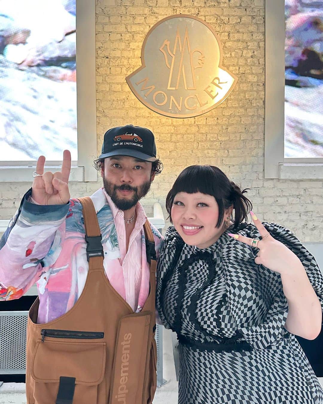 小木 "Poggy" 基史さんのインスタグラム写真 - (小木 "Poggy" 基史Instagram)「@salehebembury × @moncler sneaker launch event👏 初めてサレへに会ったのは確か6年前。彼がVERSACEのシューズデザイナーになった頃でした。その後2018年に彼が初めて東京に来た時にUA&SONSで刺子素材のChain Reactionを別注させてもらったり、定期的にコミュニケーションをとっています。あの時はスニーカーデザイナーが今ほど注目されていない時でしたが、彼はスニーカーの枠を超えてMONCLERとコラボレーションしたり、世界中の人達を楽しませていて本当に凄いと思います。 #studioascenti」7月11日 16時21分 - poggytheman