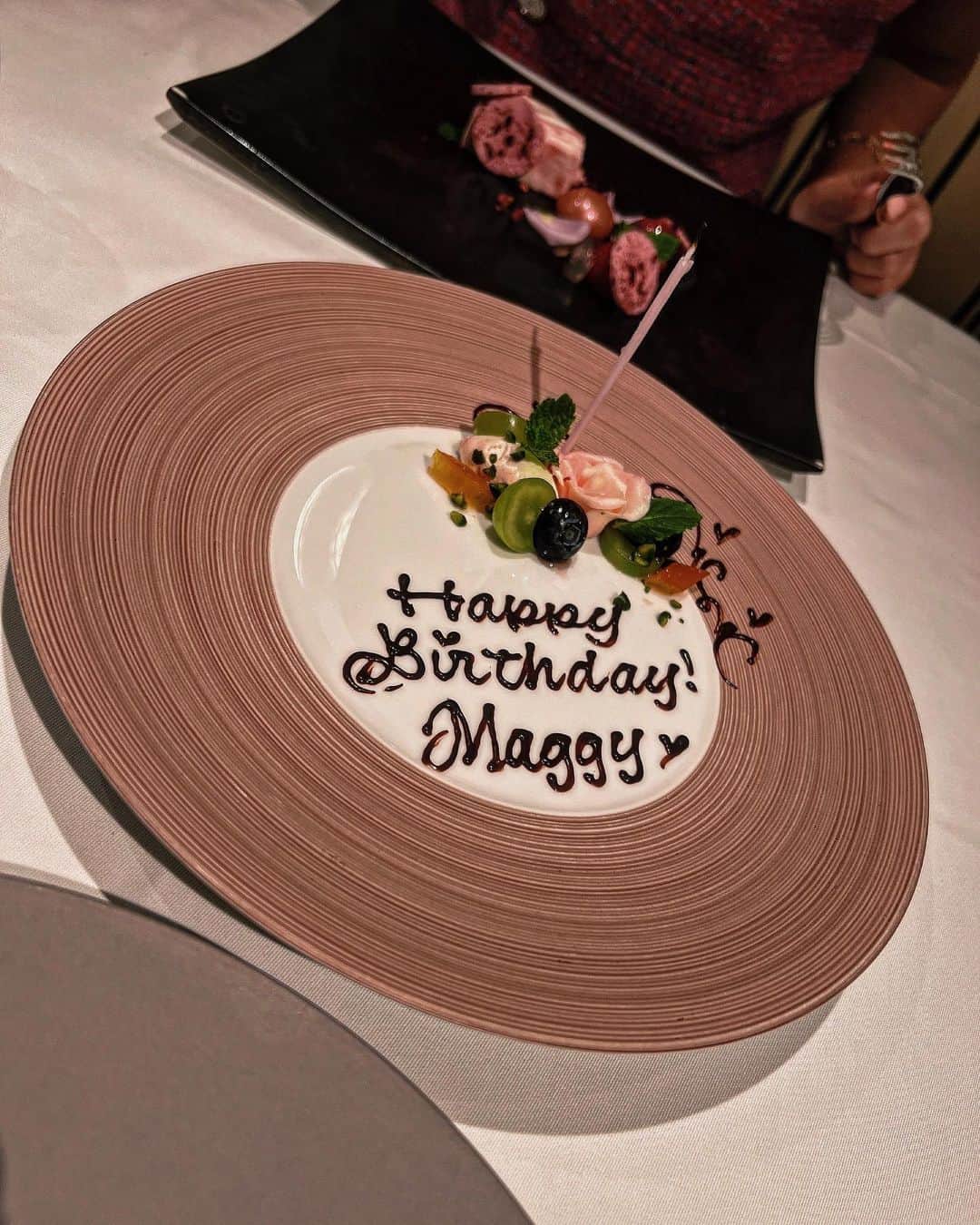 川島幸美のインスタグラム：「やっとできた❤️ Happy Birthday MAGGY🎂 東京にいるタイミングがズレてたから遅くなっちゃったけど....  常に向上心もって努力を惜しまないMAGGYが好き☺️ これからの人生も色々楽しみだね❤️」
