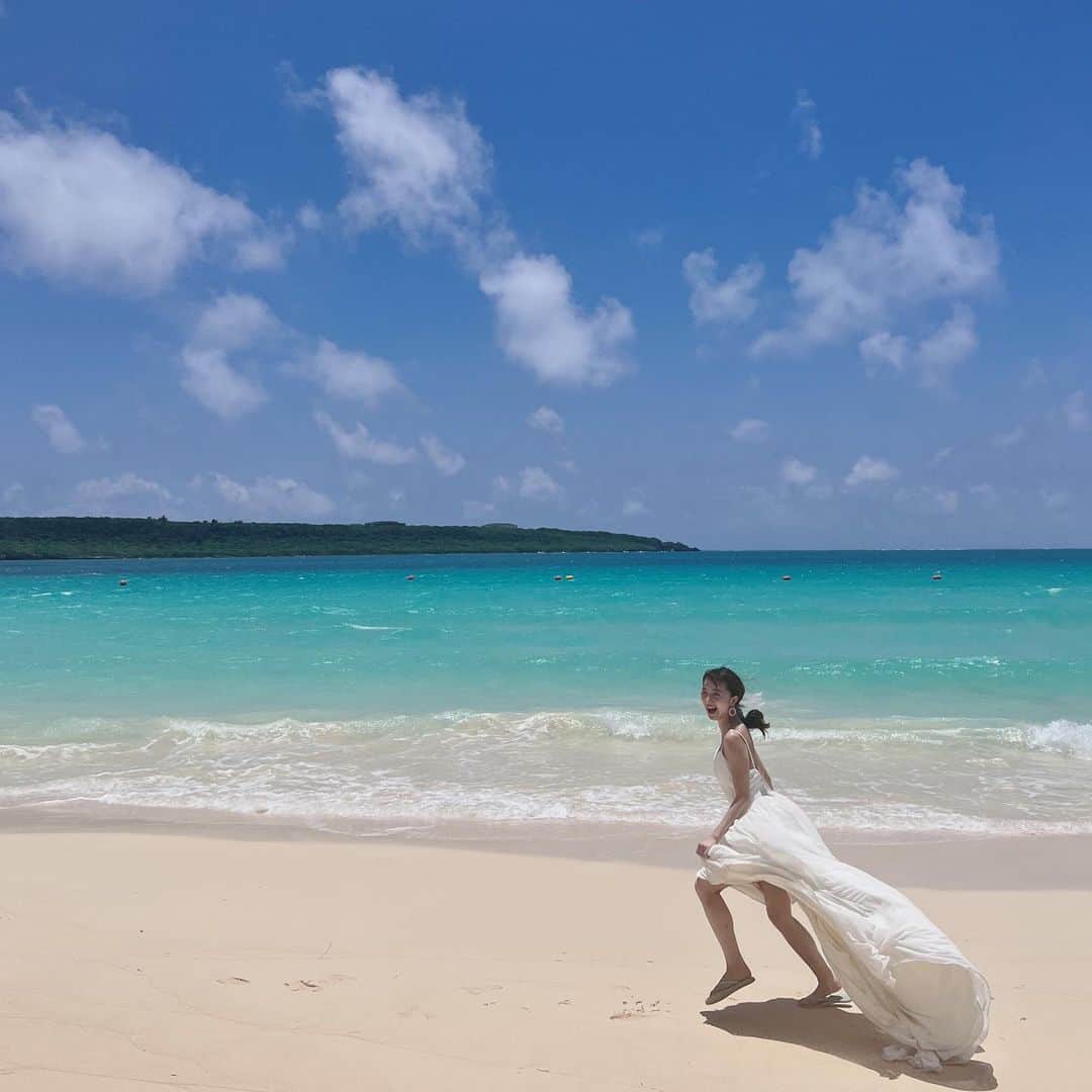 柊有紗のインスタグラム：「撮影in宮古島　 海と空が綺麗すぎて流石にはしゃいだ」
