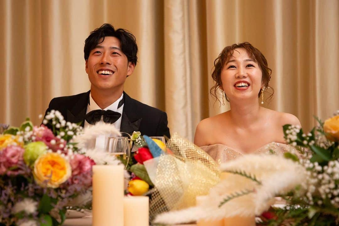 富山結婚式 ヴィラグランディス富山さんのインスタグラム写真 - (富山結婚式 ヴィラグランディス富山Instagram)「#笑顔  . 友人からの余興のプレゼントにお2人も喜んでいる素敵な笑顔 ☺︎ これからもご友人、ご家族と共に素敵な時間を…✨ ，  ， ， ， ， ， ， ， ， ， *･゜ﾟ･*:.｡..｡.:*･'･*:.｡. .｡.:*･゜ﾟ･* *･゜ﾟ･*:.｡..｡.:*･'･*:.｡. .｡.:*･゜ﾟ･* ご結婚式をお考えの方はぜひブライダルフェアへのご参加もお待ちしております♬ *･゜ﾟ･*:.｡..｡.:*･'･*:.｡. .｡.:*･゜ﾟ･* *･゜ﾟ･*:.｡..｡.:*･'･*:.｡. .｡.:*･゜ﾟ･* ， ， ， ， ， ， ， ， ， ， ， ， ， ， ， ， #ヴィラグランディス富山 他の写真も気になる方はプロフィールから 公式HPもご覧ください▶︎▶︎▶︎」7月11日 16時38分 - villagrandis_toyama