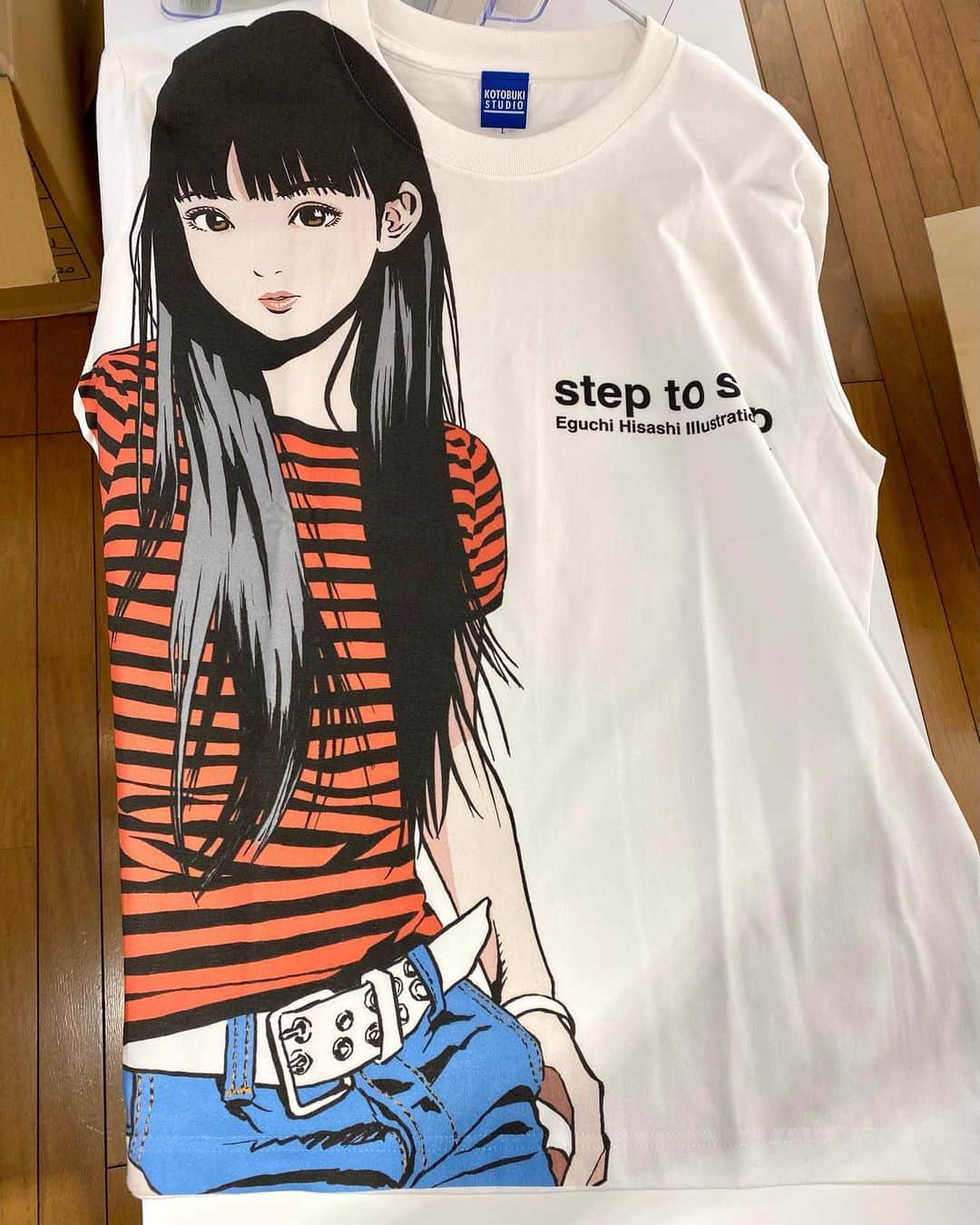 江口寿史さんのインスタグラム写真 - (江口寿史Instagram)「前全面印刷の２枚は今日届いたばかりの出来たて！今回の新作「ボーダーガール」Tと、2014年「魚籃観音之図」の復刻T。」7月11日 16時45分 - egutihisasi