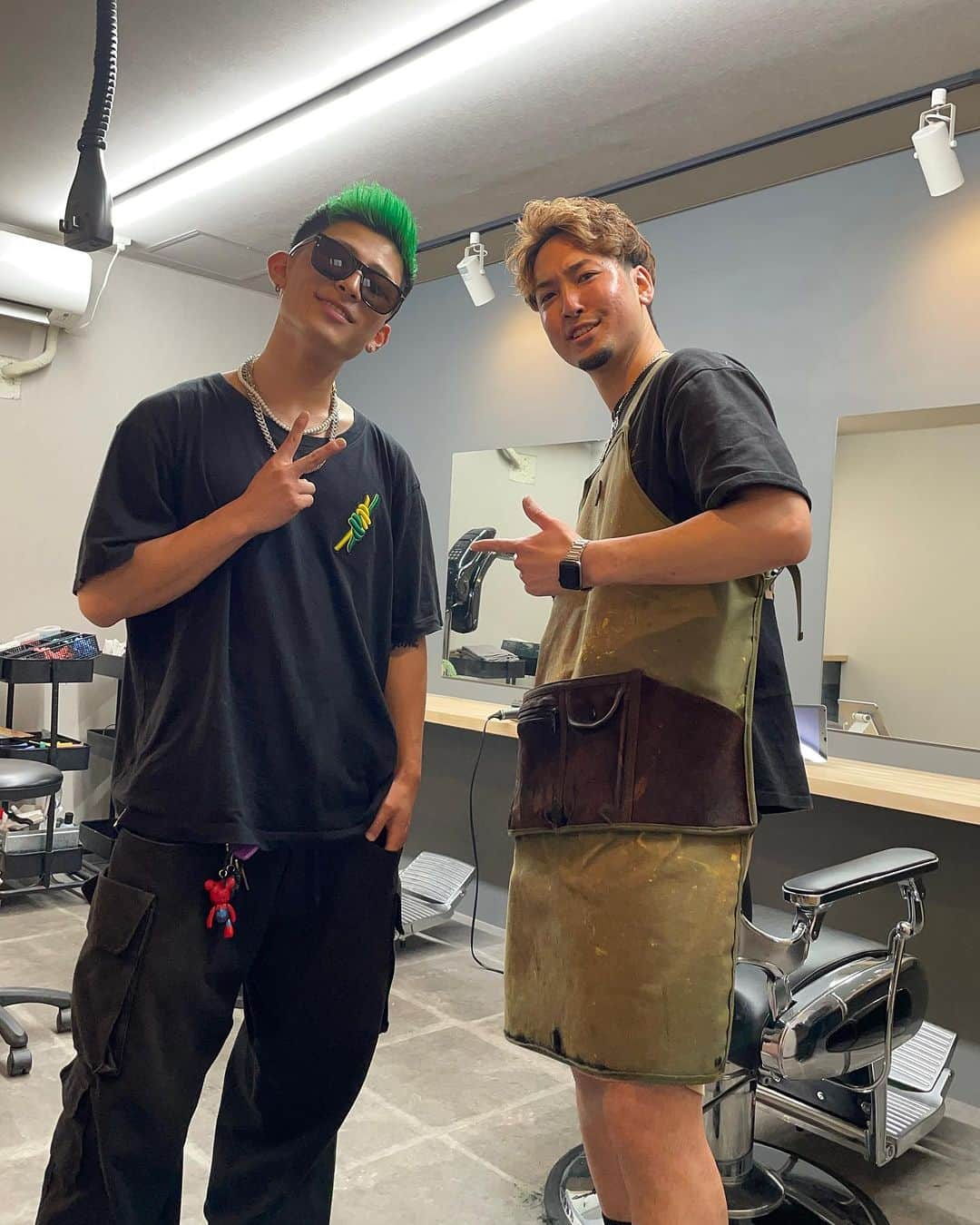 JustIn (ジャスティン)さんのインスタグラム写真 - (JustIn (ジャスティン)Instagram)「@ace.issei 札幌市で髪を切ってきました！ ワンピースの話でばりくそ盛り上がった！　 札幌に住んでる方は是非行ってみてください！  #日本一周 #キャンピングカー #緑の人 #ジャスティン」7月11日 16時55分 - just_in1102