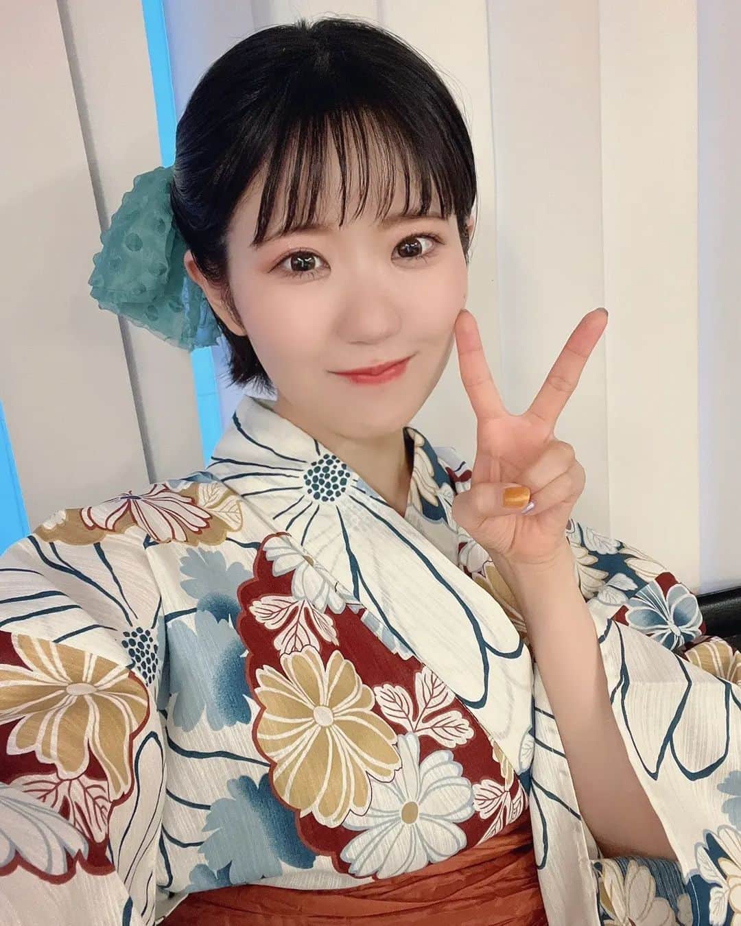東山奈央のインスタグラム：「先日は仙台のリリースイベントありがとうございました！！✨  平日、そして暑い中でしたが、会場に遊びに来てくださった皆さん、  そして急遽のインスタライブ生中継でご覧くださった皆さん、  ありがとうございましたっ！ 楽しんでいただけていたら幸いです🎋  今年初の浴衣も着られて嬉しかった～！ 華やかさとレトロさがきれいに混ざりあっていて、とても大人っぽい浴衣でした……！  #dita_official さん ありがとうございました👘🌠  もうすぐＣＤ発売！💿️  ここからもさらにリリイベは続いていきます！  ↓　↓  8/5(土)兵庫・神戸ハーバーランドスペースシアター  8/12(土)東京某所  お会いできるのを楽しみにしています🙆  #浴衣 #dita_official」