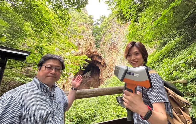 のインスタグラム：「元素分析装置を持って佐渡金山に来ました！東大の福士教授と一緒に✨1億円の金塊もGETしました↘︎」
