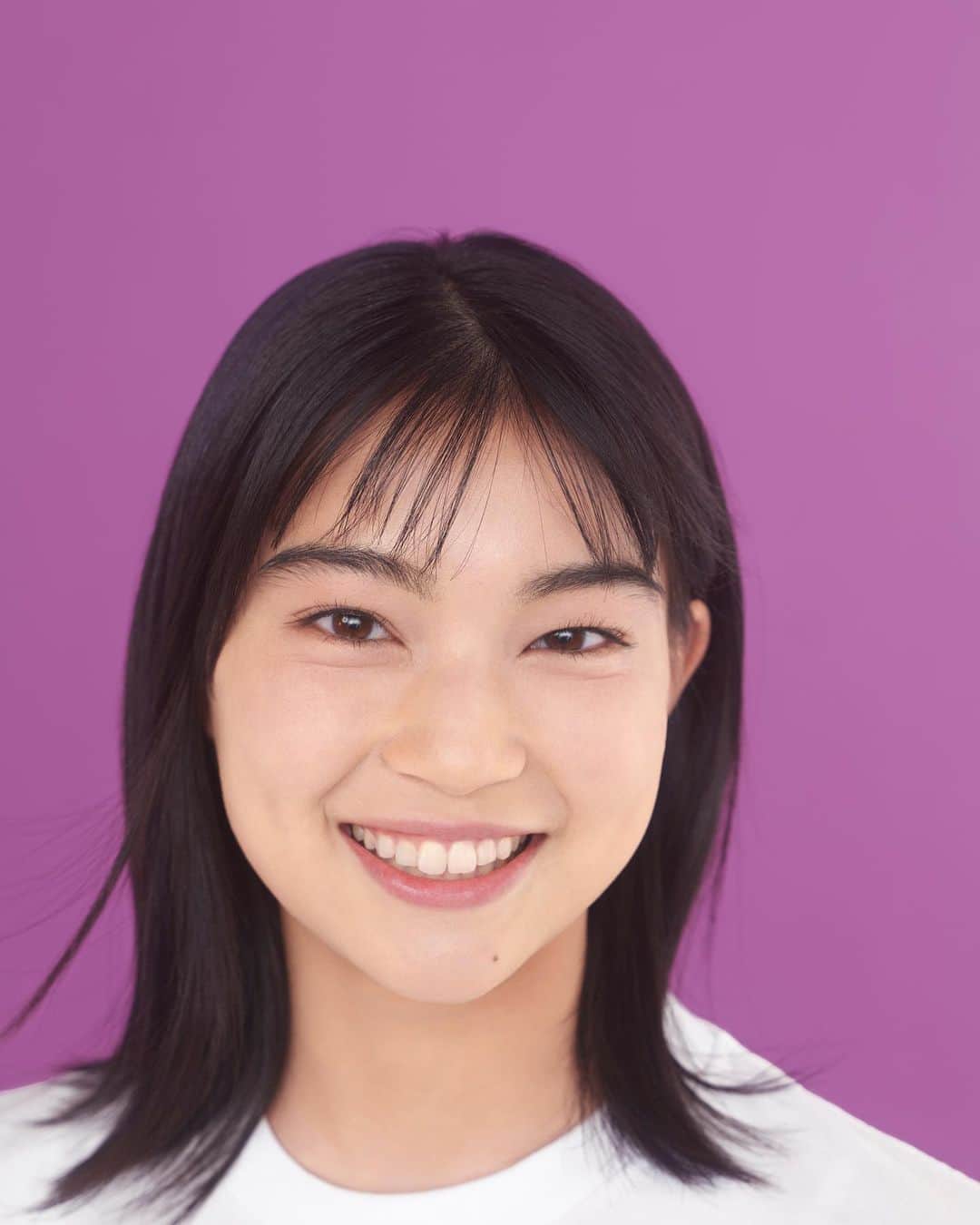 のインスタグラム：「. ＜名前＞ #坂本彩 #さかもとあや ⁡ ＜プロフィール＞ 年齢:15歳 出身:宮崎県 ⁡ ＜憧れの女優＞ #広瀬すず さん #清野菜名 さん ⁡ ＜メッセージ＞ 沢山の方々に感動を与えられるような 魅力のある女優さんになりたいです！  皆様投票よろしくお願いします！ ⁡ 9人から最終ラウンドに進む 4人が決まる視聴者投票開催中💎✨ ぜひ投票をお願いします❗️ ⁡ ▶︎投票はこちらから🙋‍♀️ lin.ee/HfAOZCD  ⁡ ※投票は1LINEアカウントにつき1回 ※〆切は7/12(水)正午まで ⁡ photo by @matsukikoheiphotograph  #私が女優になる日 #女優 #オーディション #ドラマ」