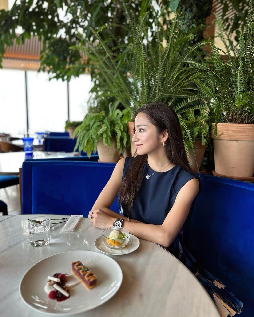 雨宮みずきさんのインスタグラム写真 - (雨宮みずきInstagram)「@toranomonedition 💙  よくいくThe Blue Roomでlunch👭💙  #toranomonedition #editionhotels  #theblueroom #虎ノ門エディション」7月11日 18時18分 - ammymzk0926