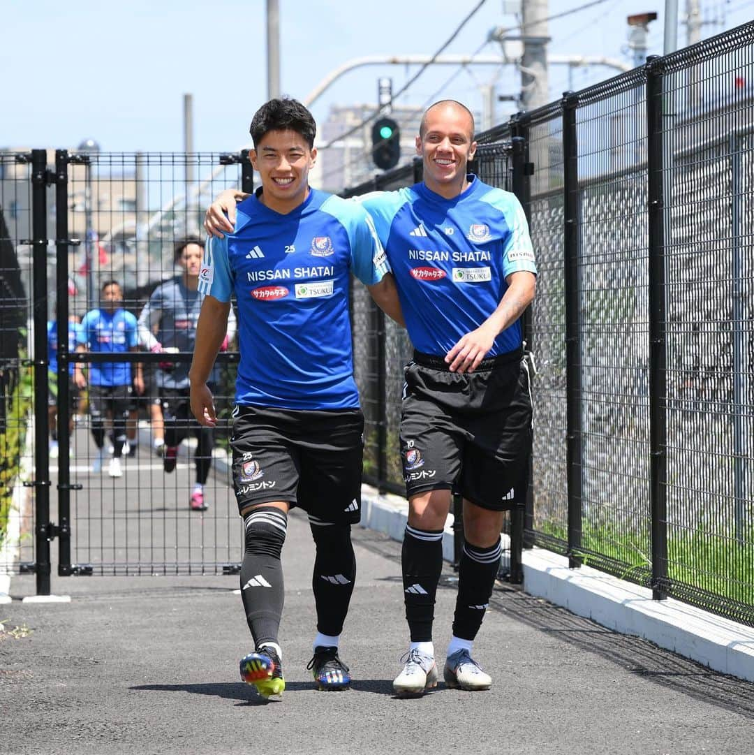 横浜F・マリノスさんのインスタグラム写真 - (横浜F・マリノスInstagram)「Our Number 10 is back to the field🔥👍 #fmarinos #マルコスジュニオール」7月11日 18時32分 - yokohamaf.marinos